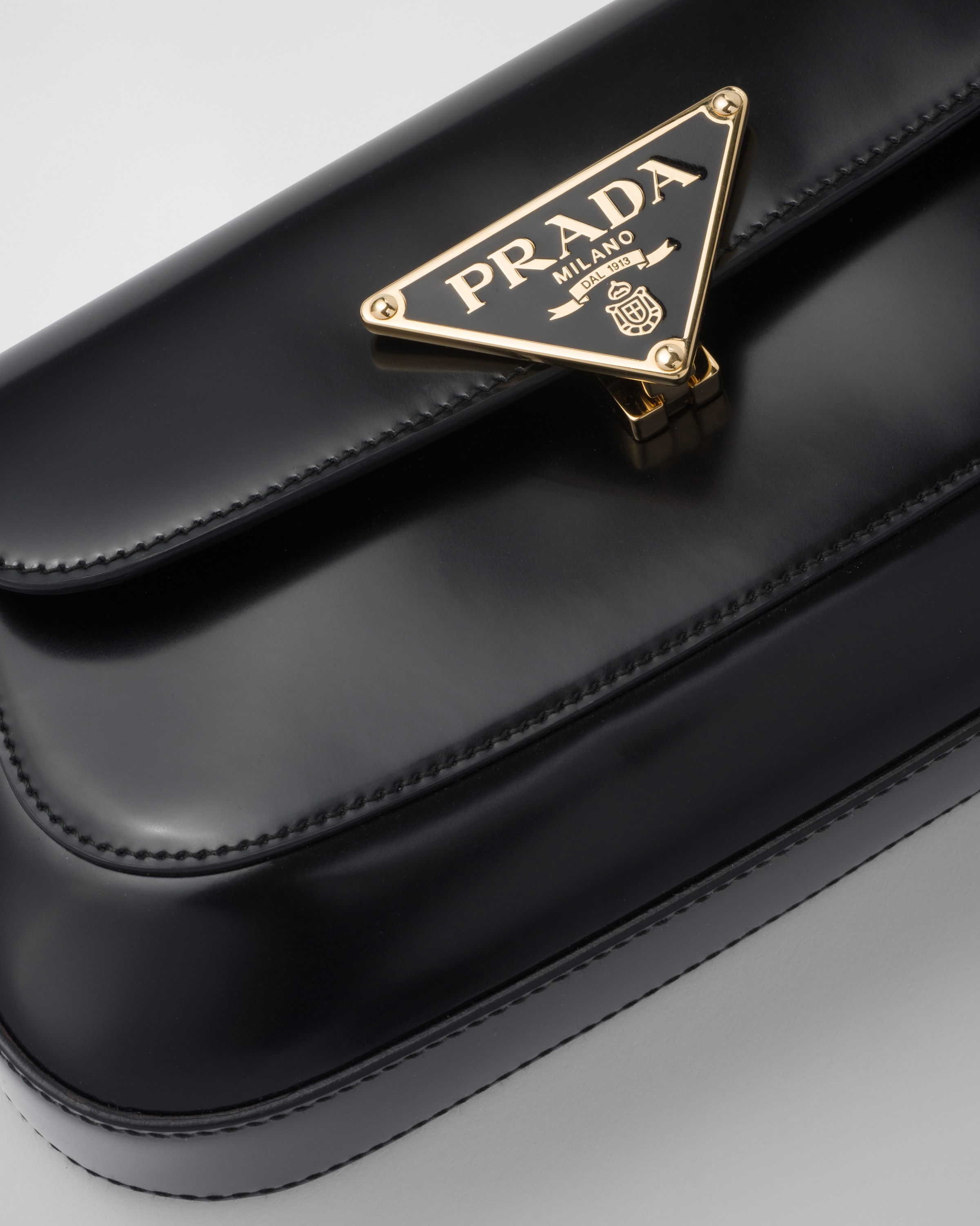 Brushed leather shoulder bag - 6