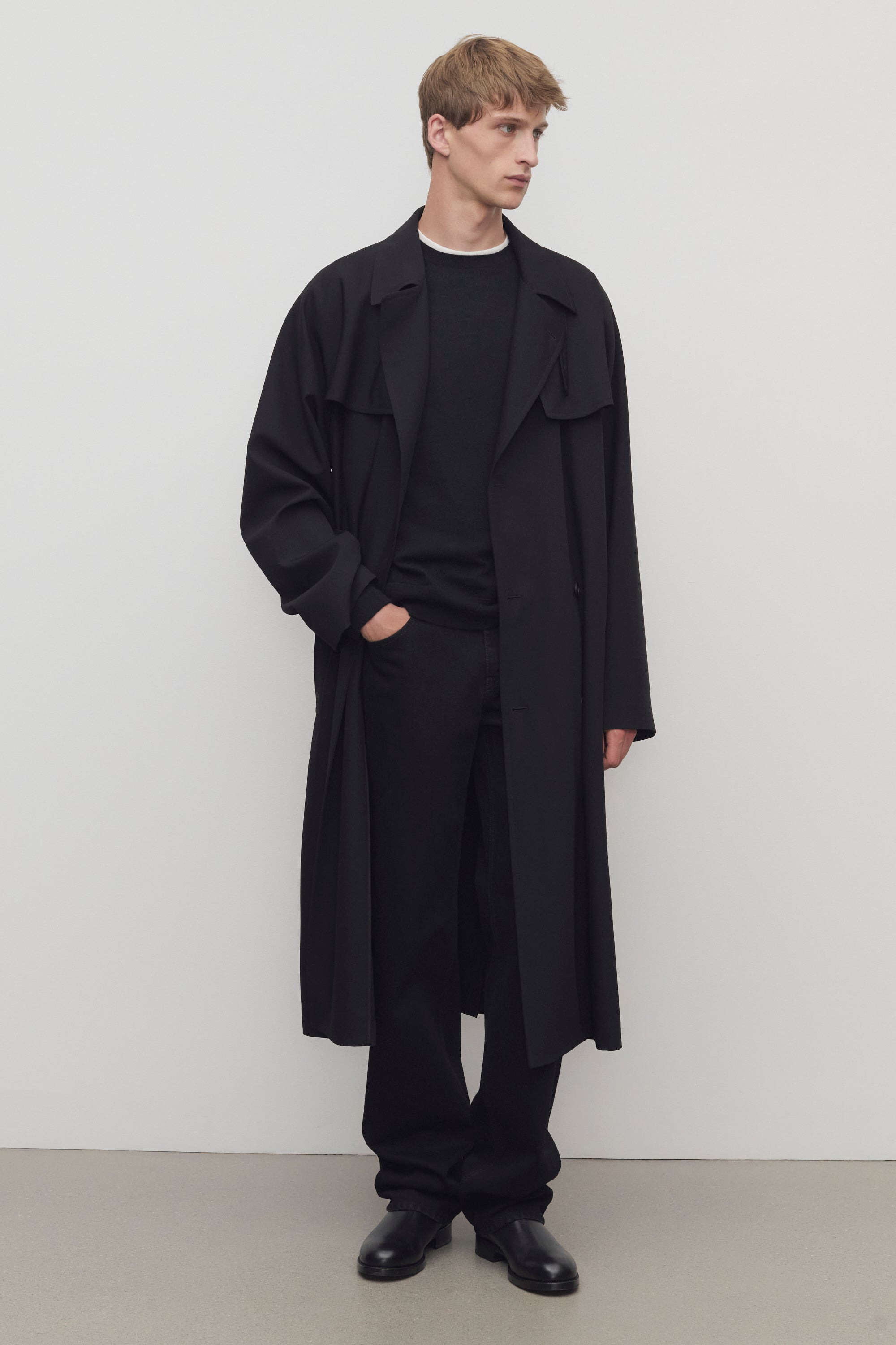 Finnian Coat in Virgin Wool - 4
