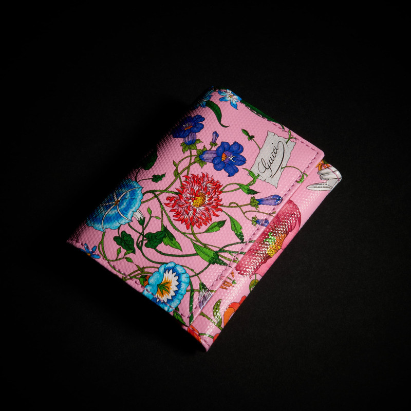 Flora-motif bi-fold card case 3