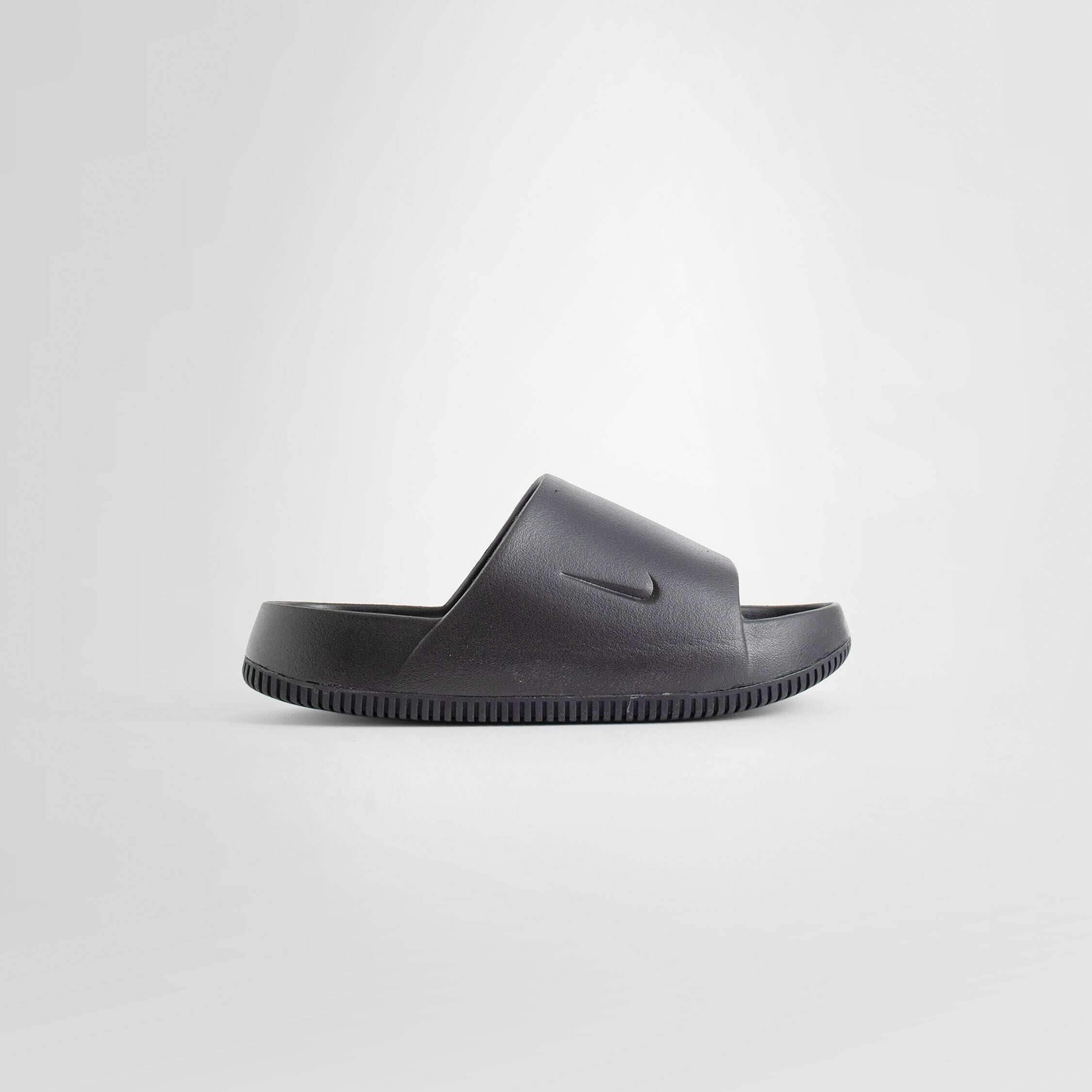 NIKE WOMAN BLACK SLIDES - 8