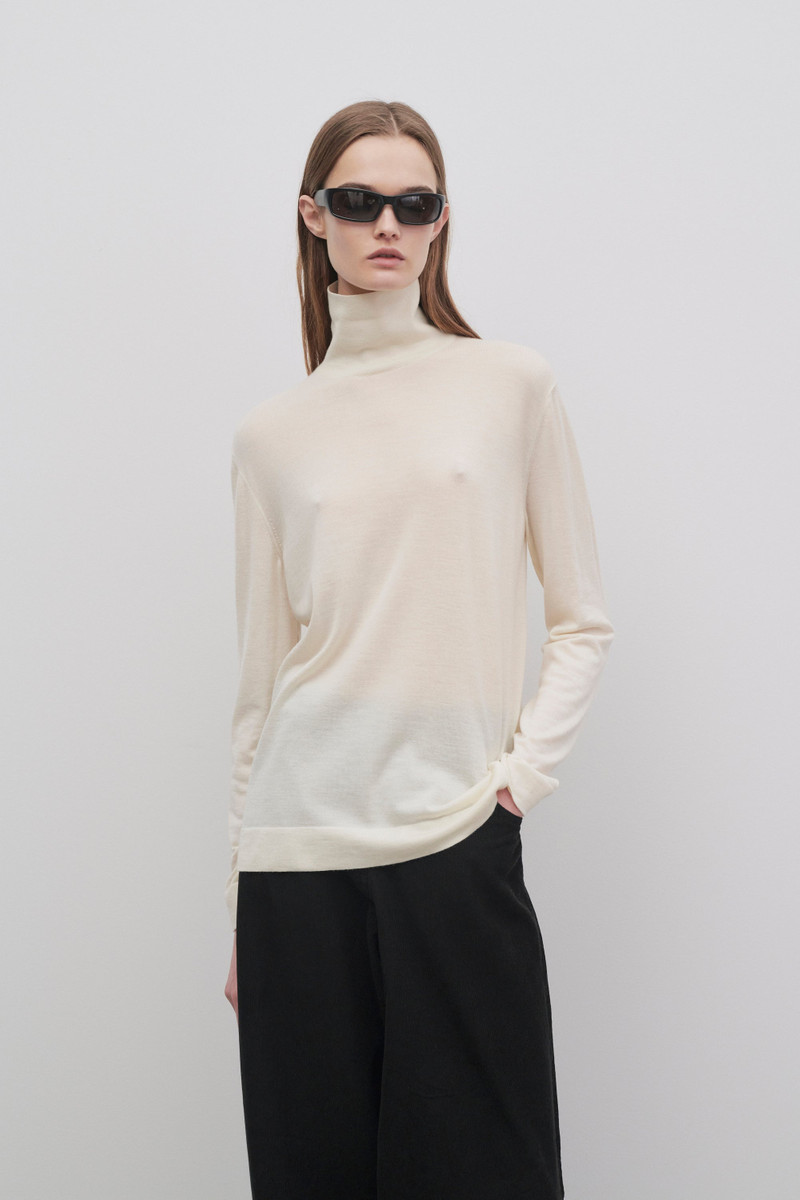 Fulton Turtleneck in Cashmere 3