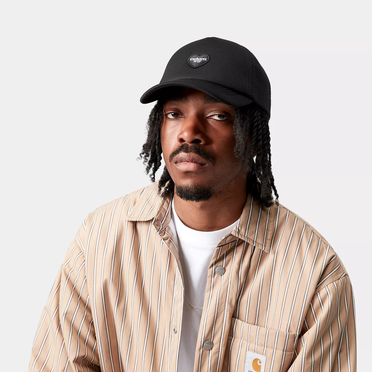 HEART PATCH TRUCKER CAP BLACK - 2