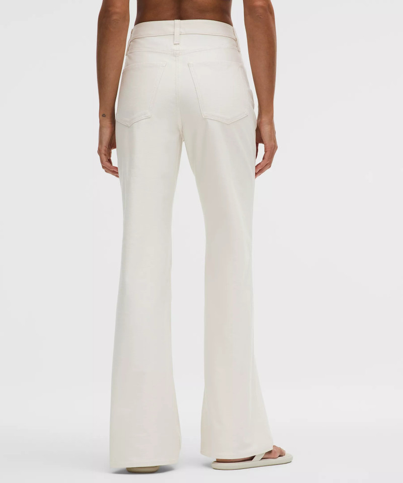 EasyFive High-Rise Subtle-Flare Pant *Short 3