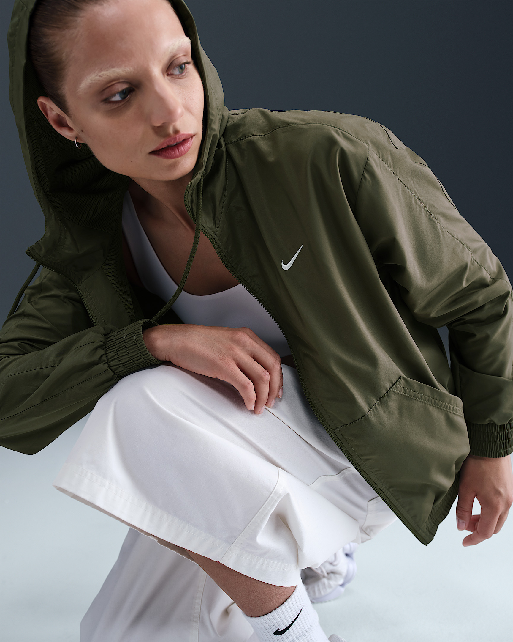 Nike Sportswear Classic Wovens Women's Loose UV Hooded Jacket - 3