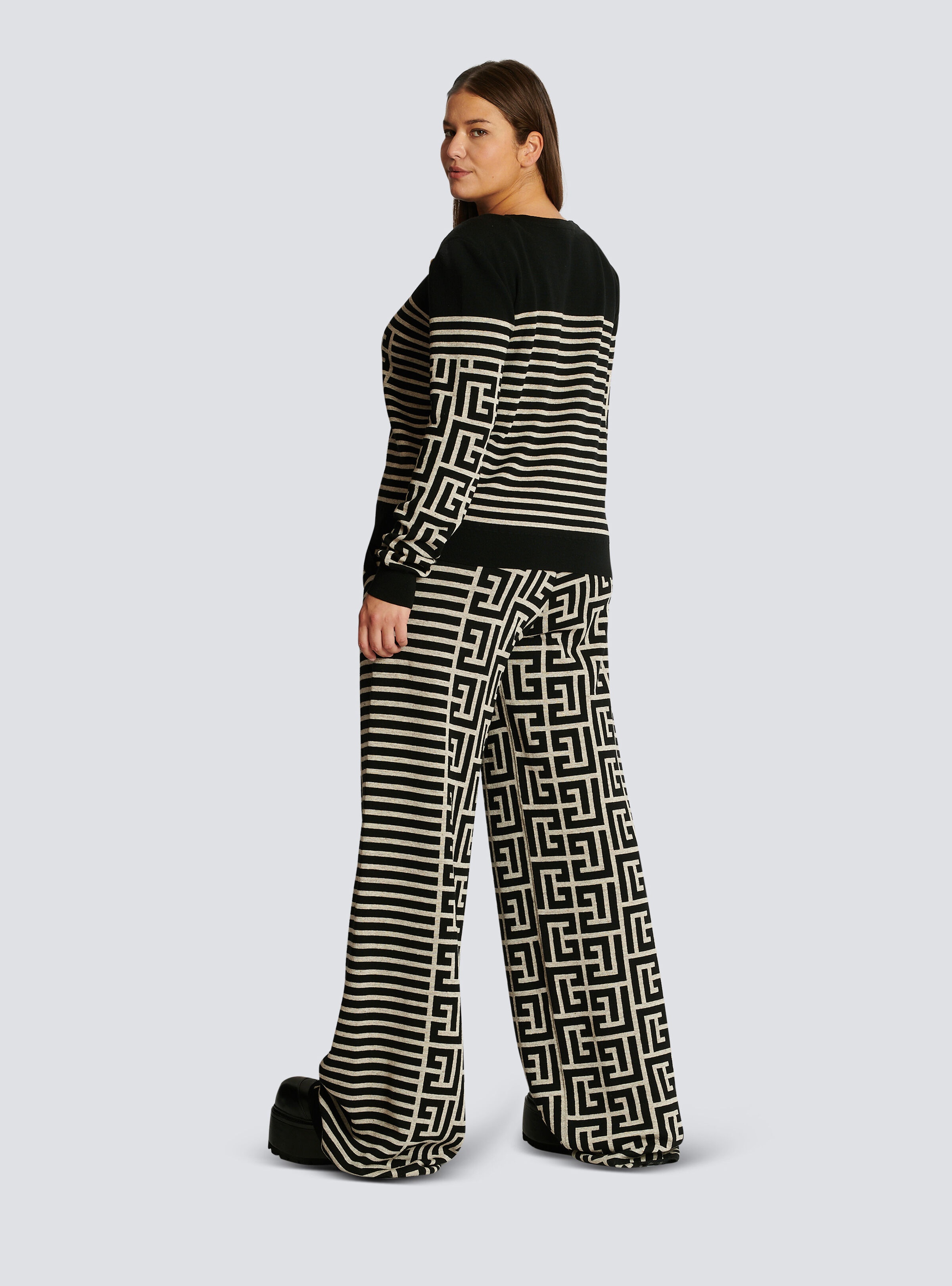Monogrammed striped wool sweater - 9