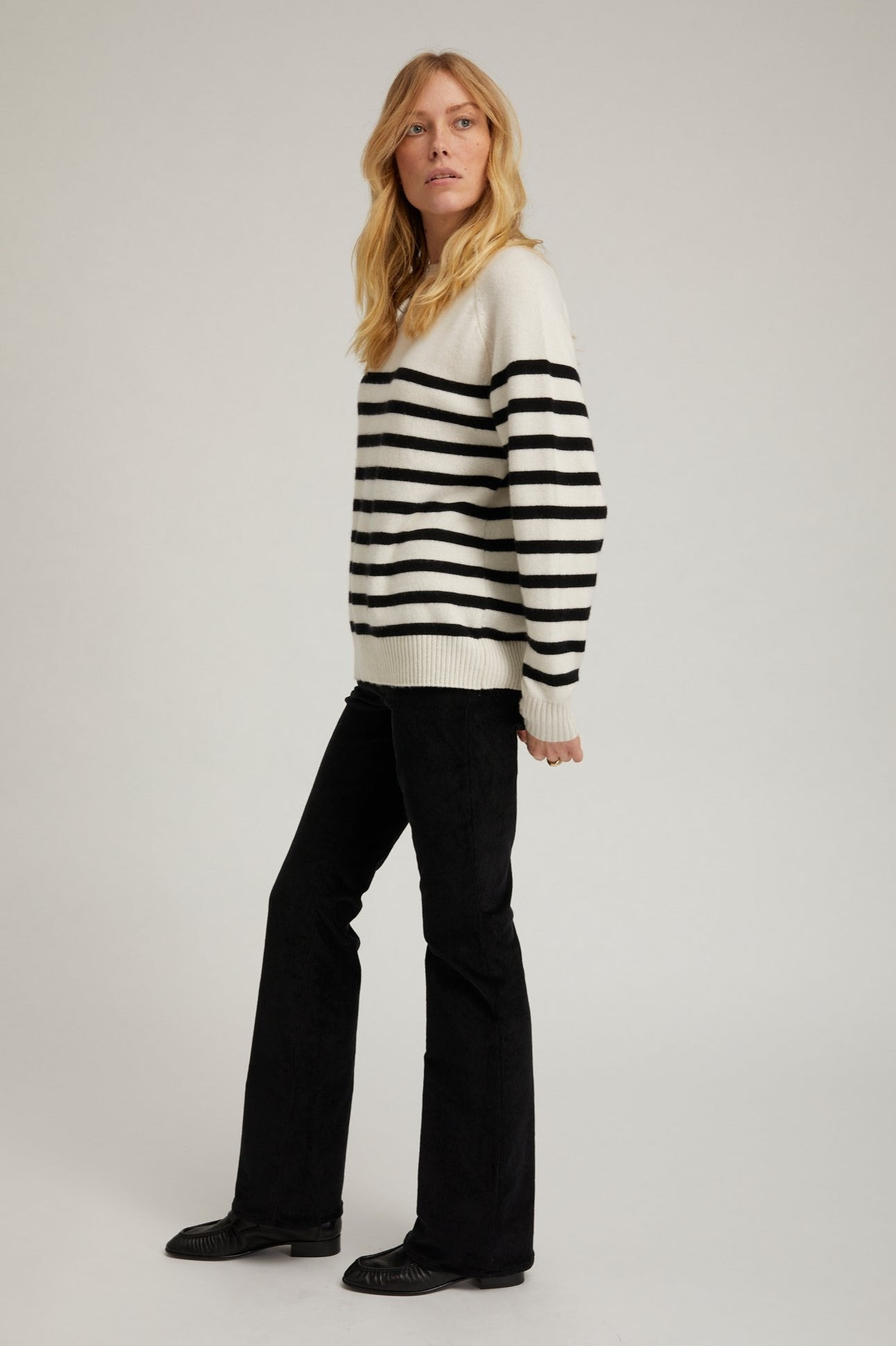BLACK CORDUROY MICRO FLARE PANTS - 5