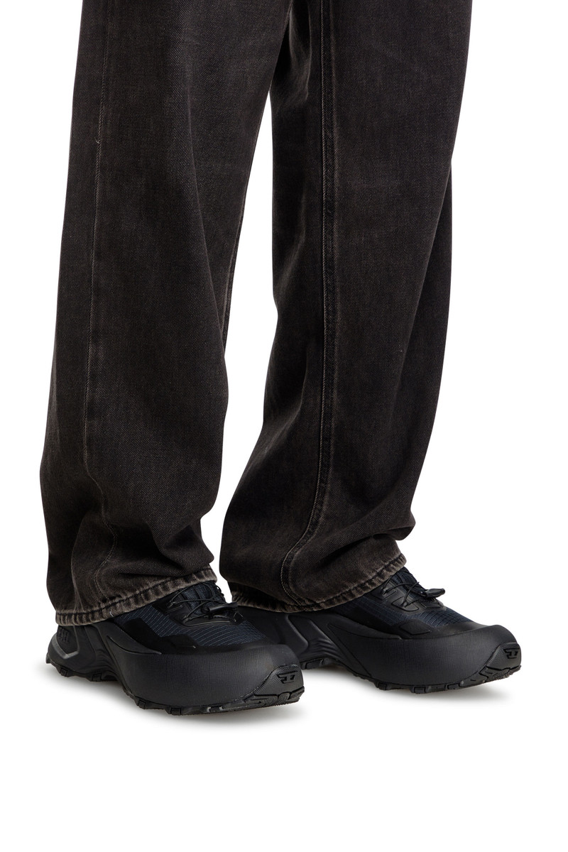 Diesel D-CAGE RUNNER outlook