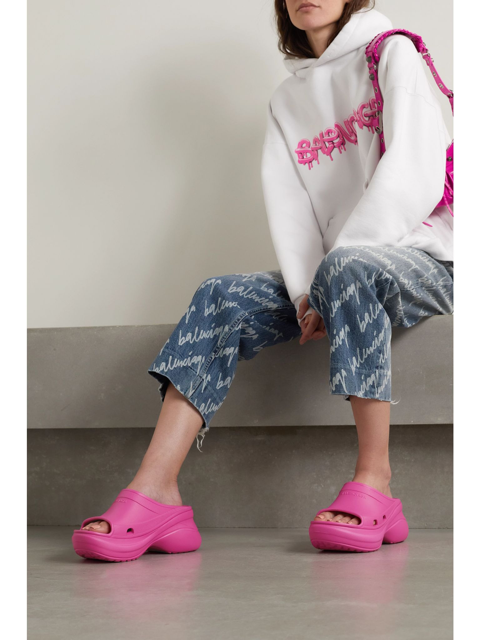 + Crocs Pool perforated neon rubber slides Pink - 2