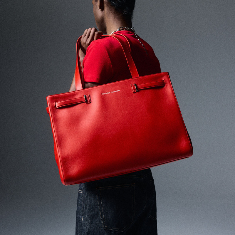 Christian Louboutin Djanis Tote E/W outlook