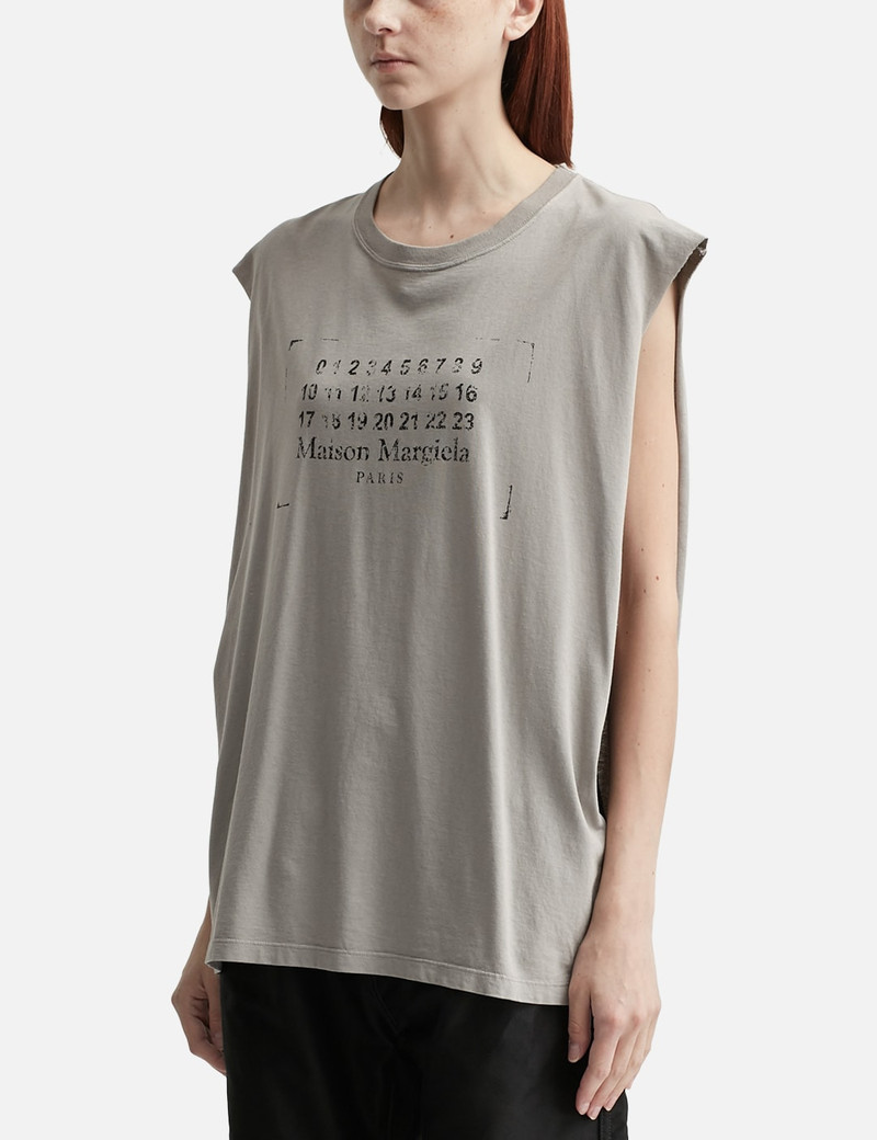 SLEEVELESS TOP 2
