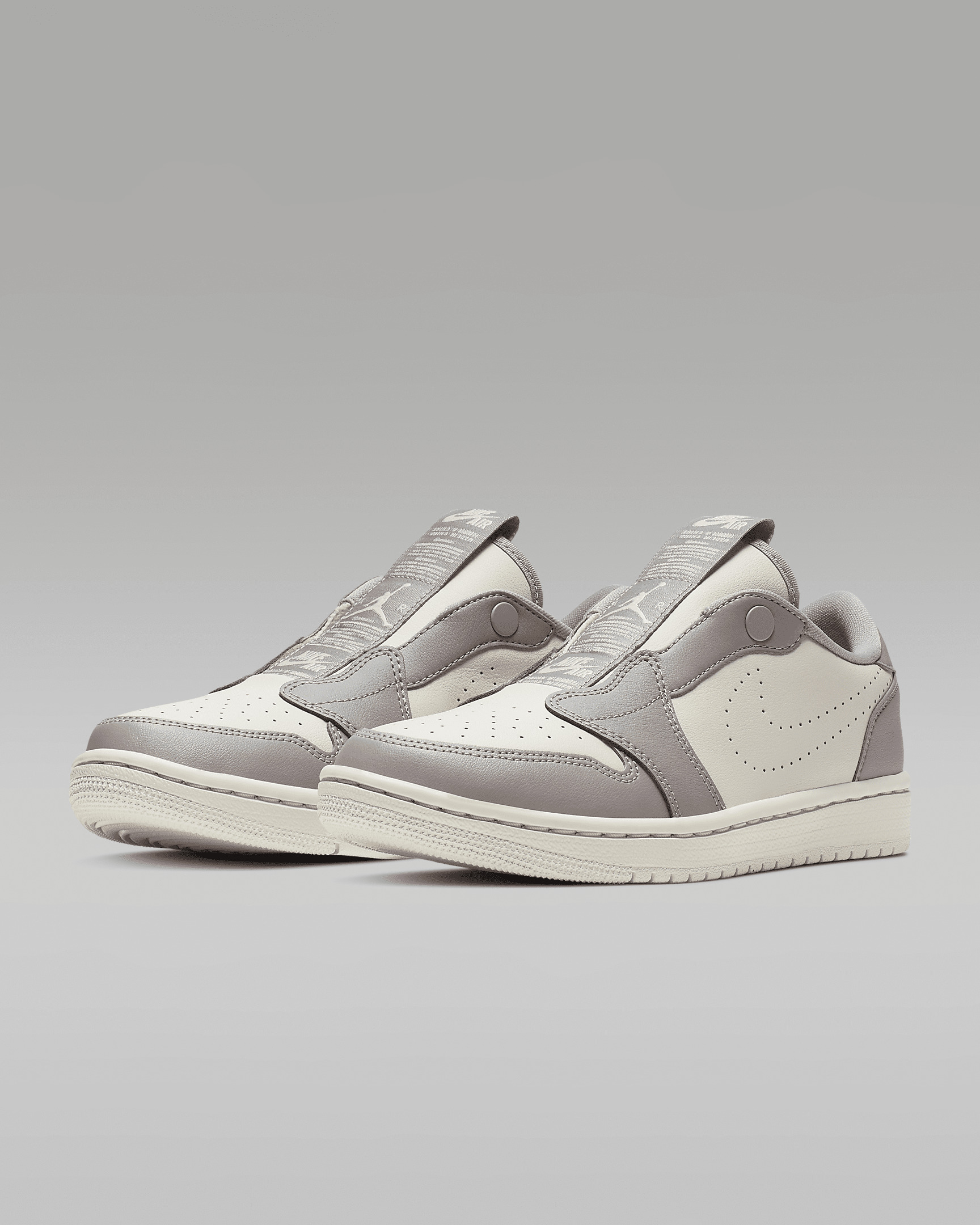 Air Jordan 1 Retro Low Slip Women's Shoes - 5