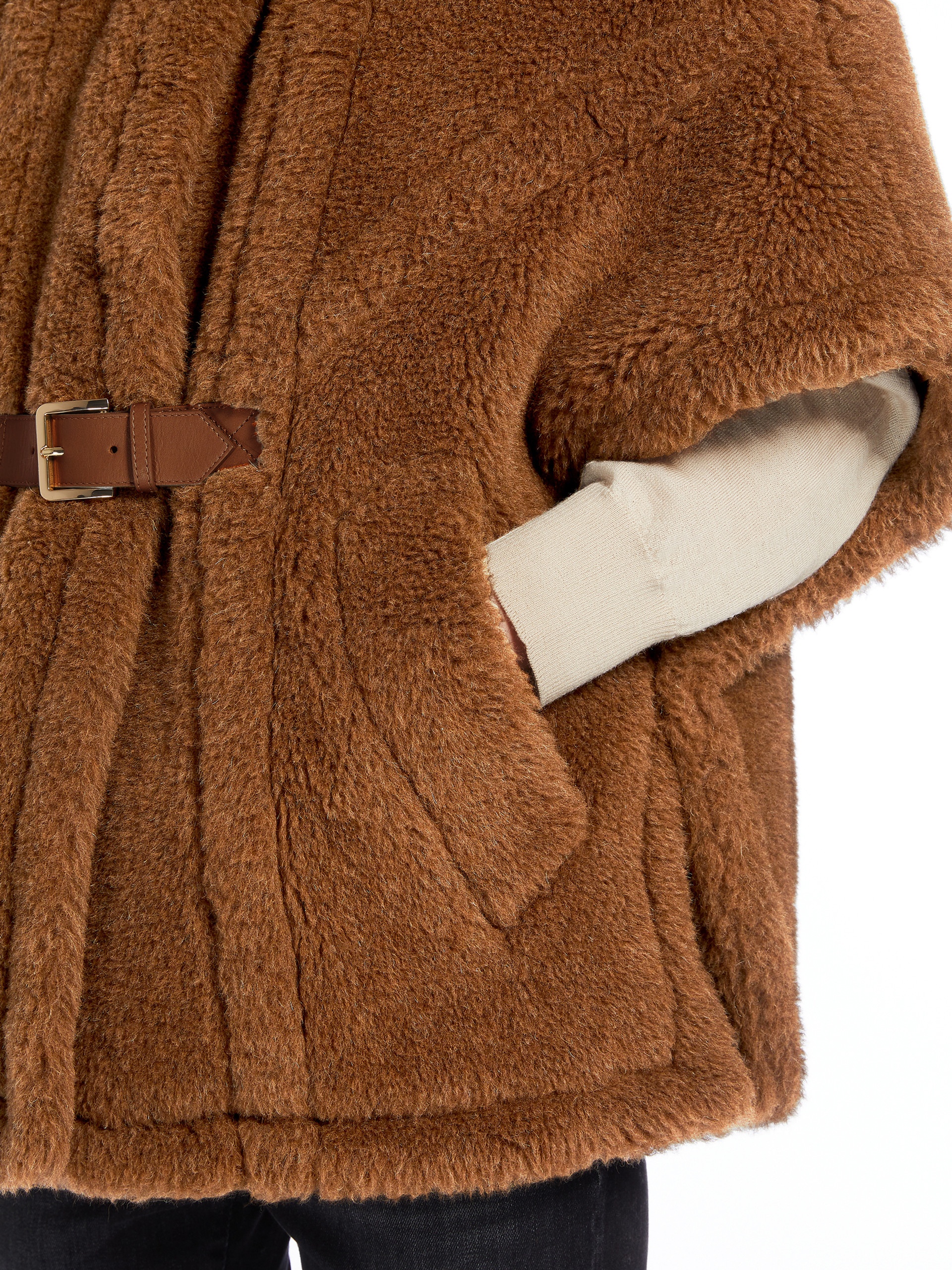 NEWRODANO Teddy fabric cape with straps - 6