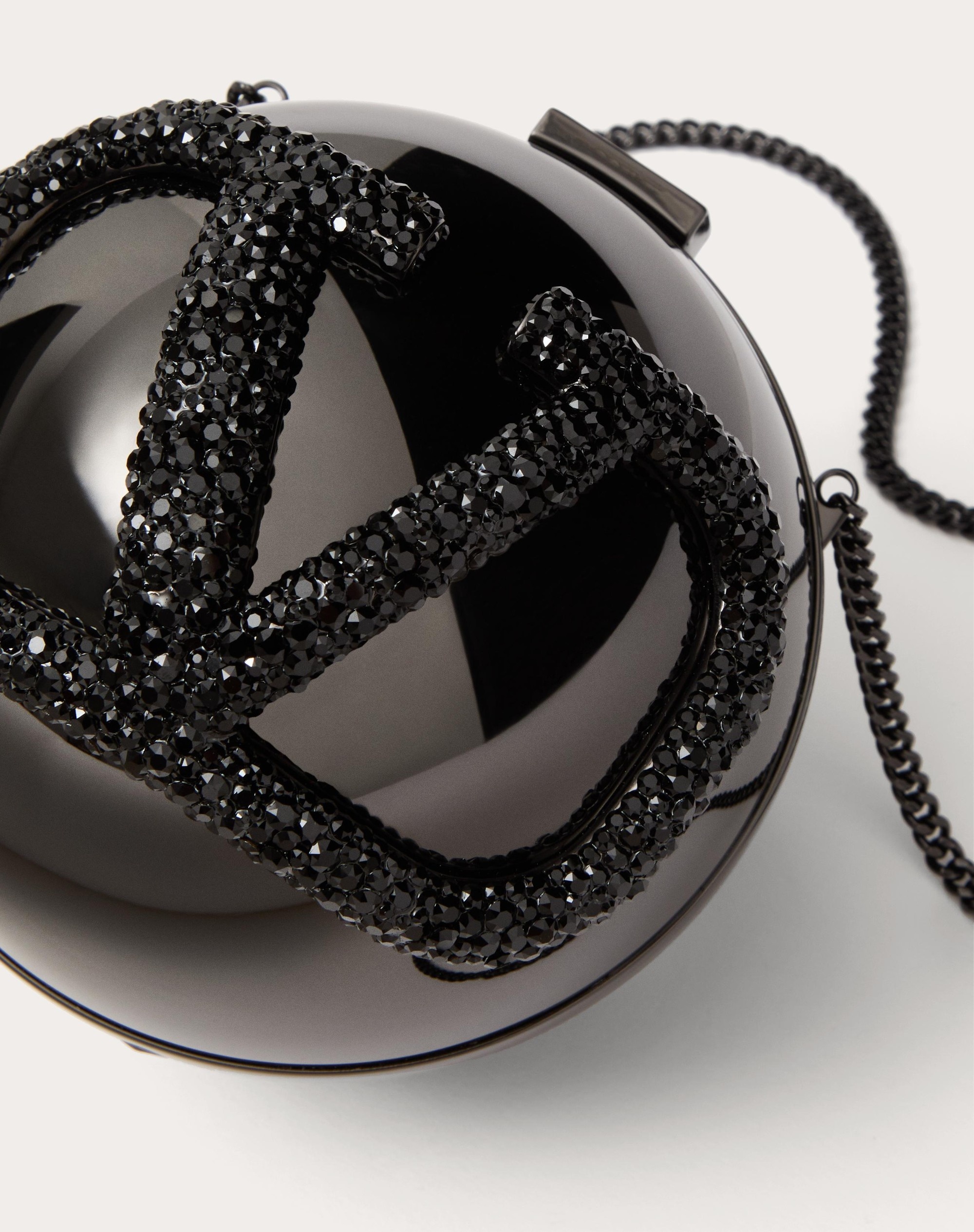 VLOGO SIGNATURE METAL AND RHINESTONE MINAUDIÈRE - 8