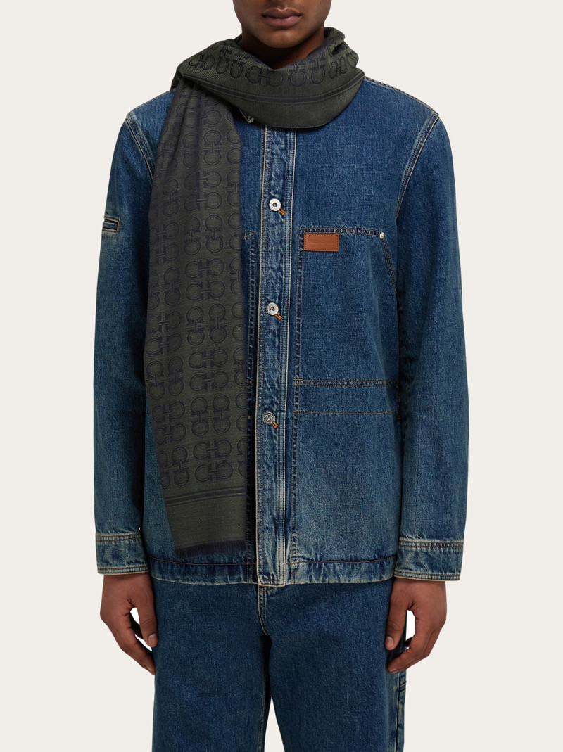 Gancini square stole 3