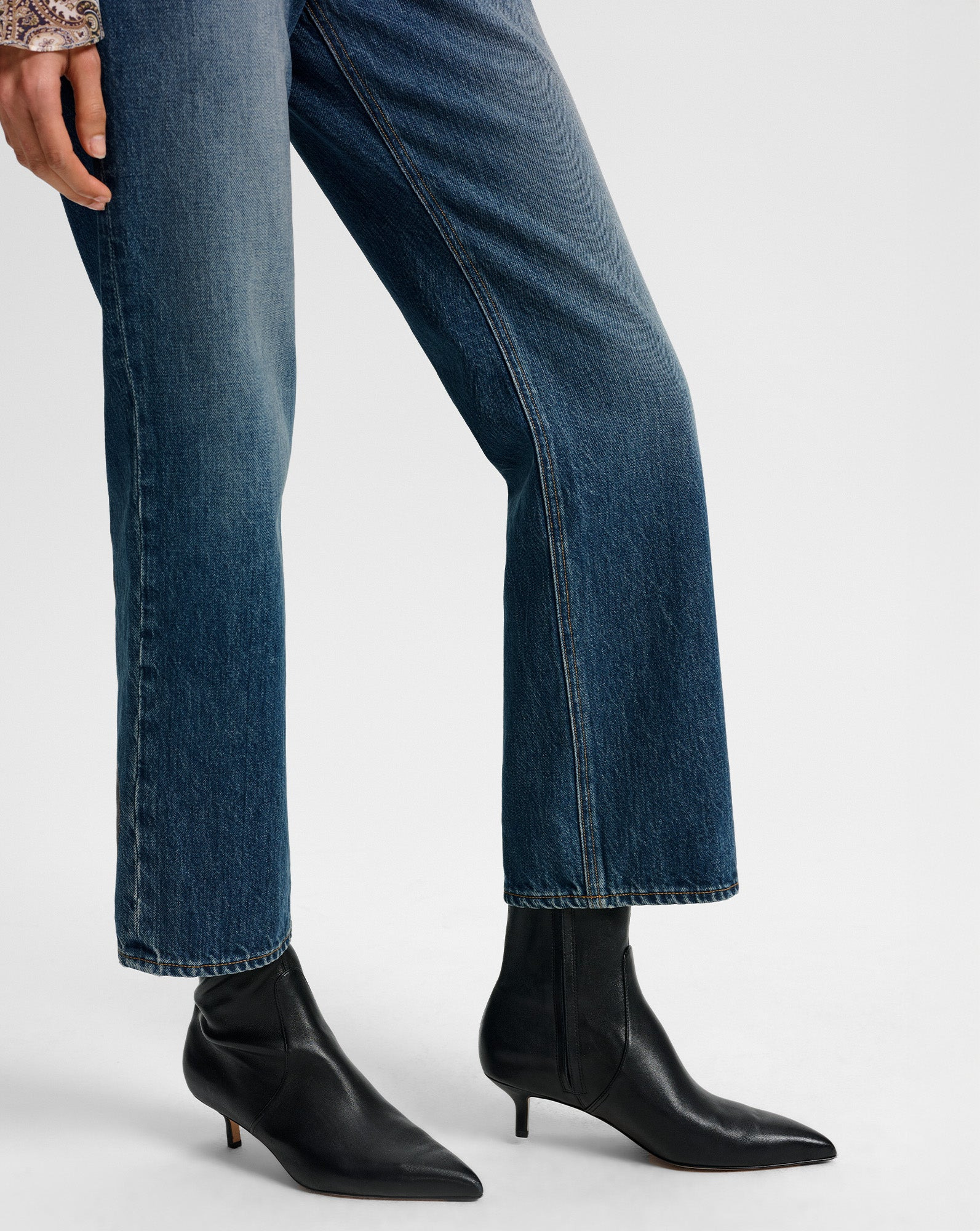 LISA STRETCH KITTEN-HEEL BOOTIE - 6
