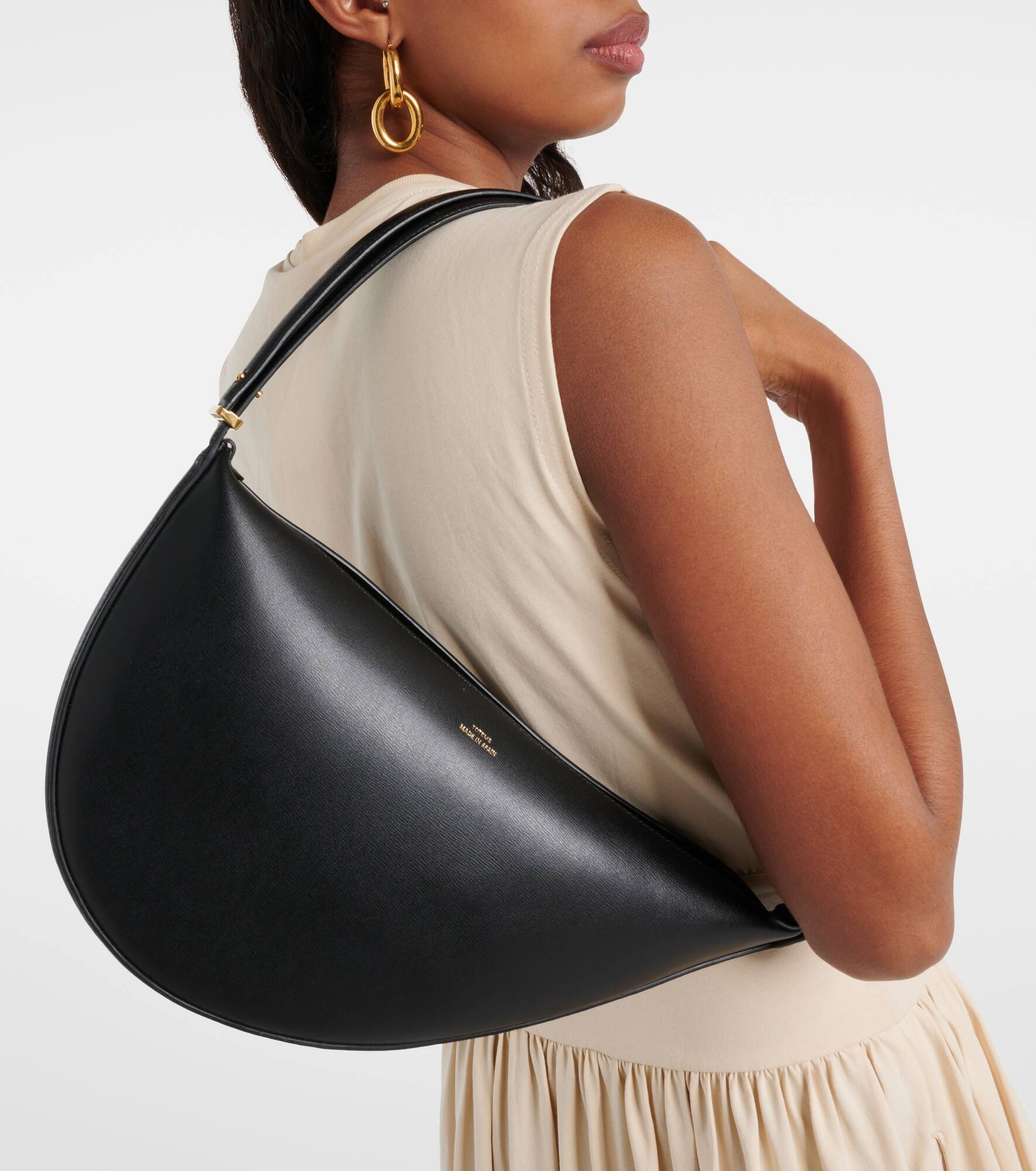 Scooped leather shoulder bag - 2