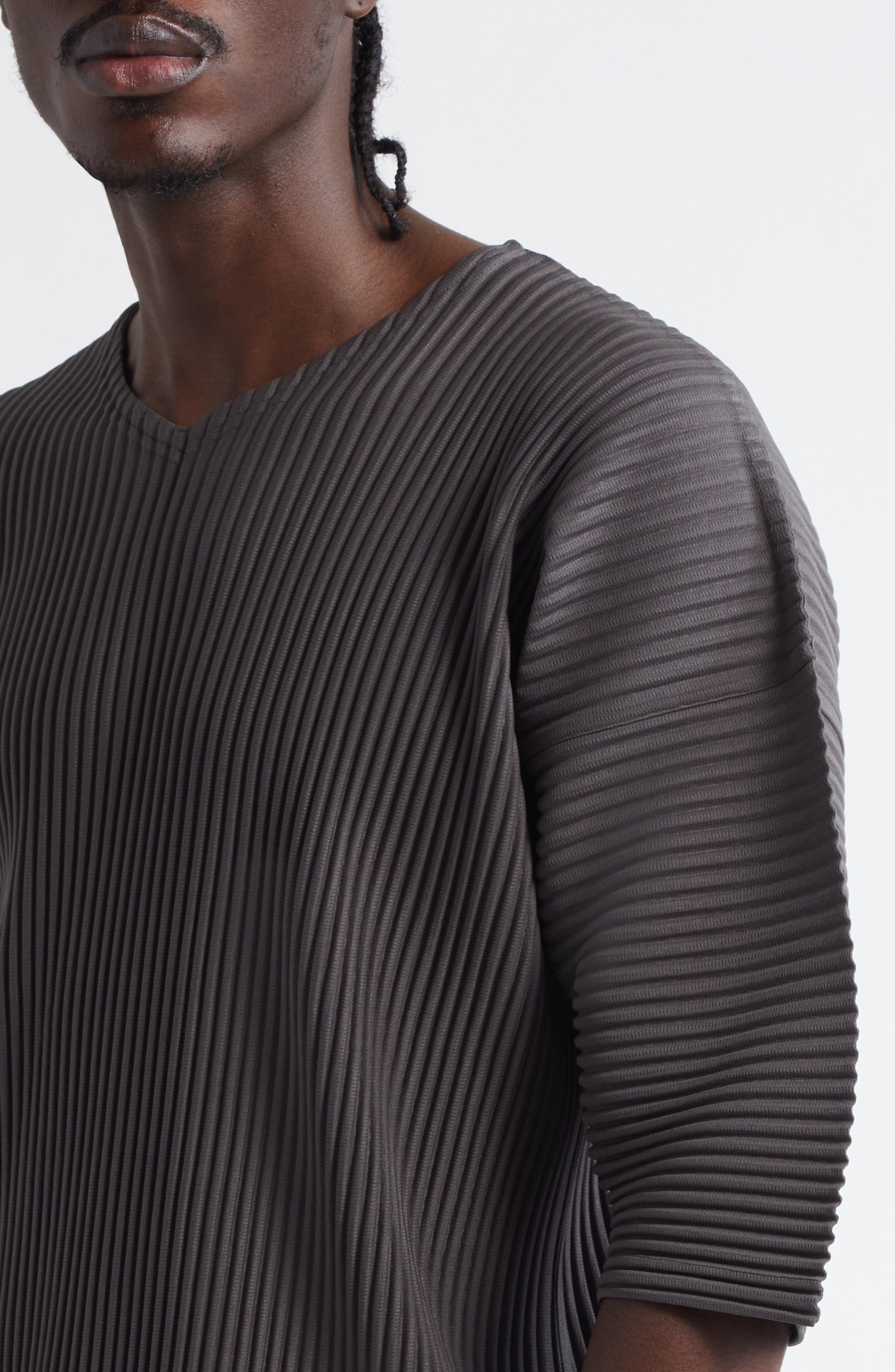 Homme Plissé Issey Miyake Monthly Colors March V-Neck Shirt in Charcoal Gray at Nordstrom - 5
