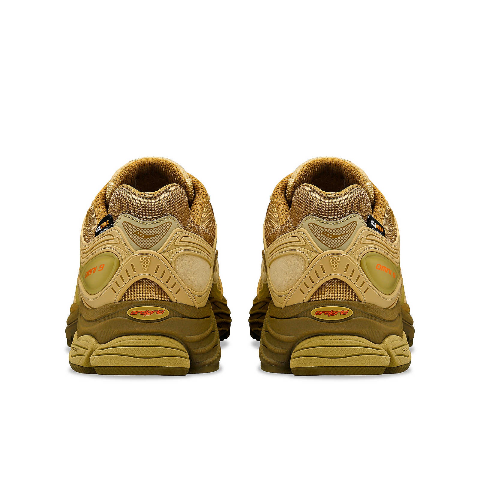 Starcow X Saucony ProGrid Omni 9 - 4