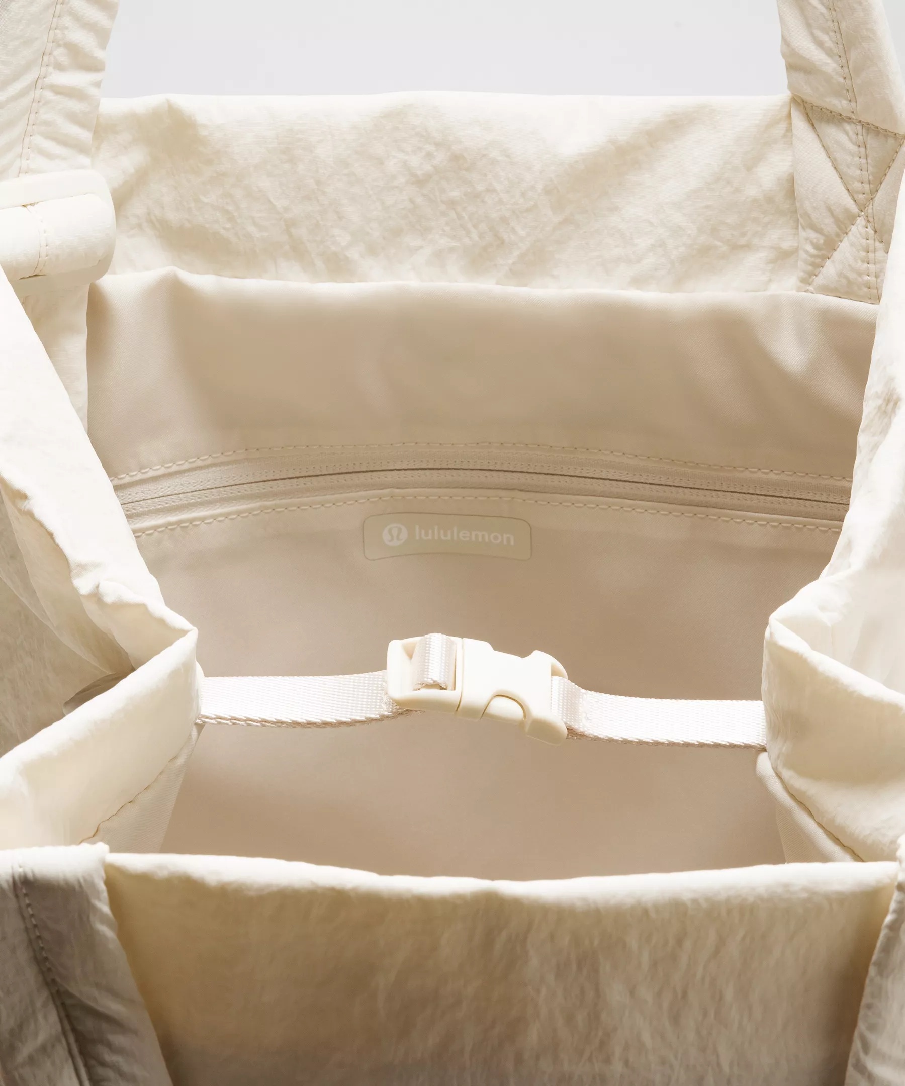 On My Level Carryall Tote Bag 27.5L - 6