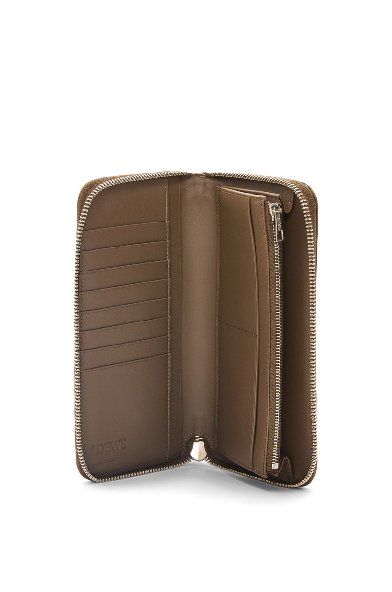 Loewe Puzzle zipped open wallet in classic calfskin outlook