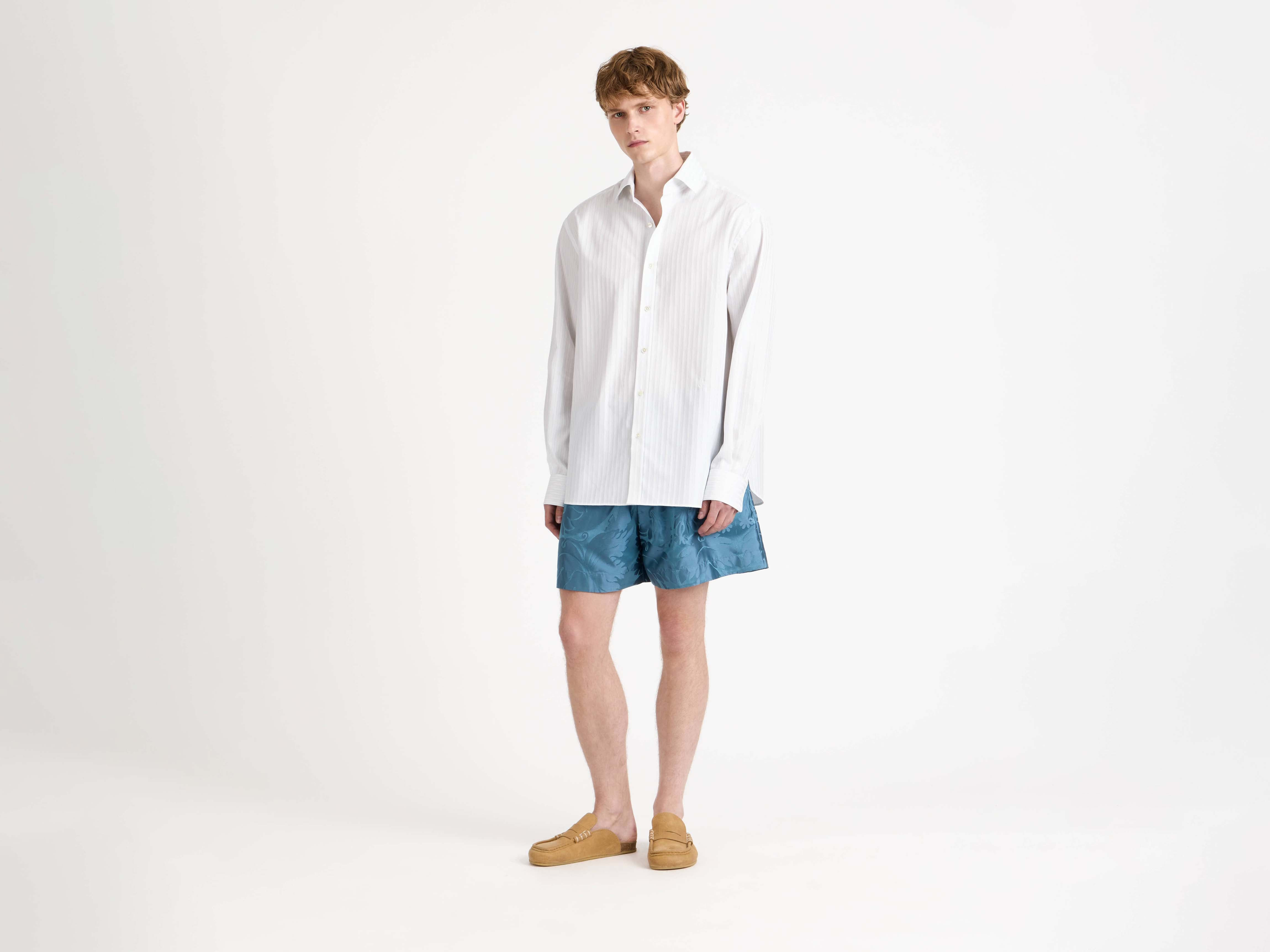 CLASSIC DRESS SHIRT IN WHITE & BLUE - 2