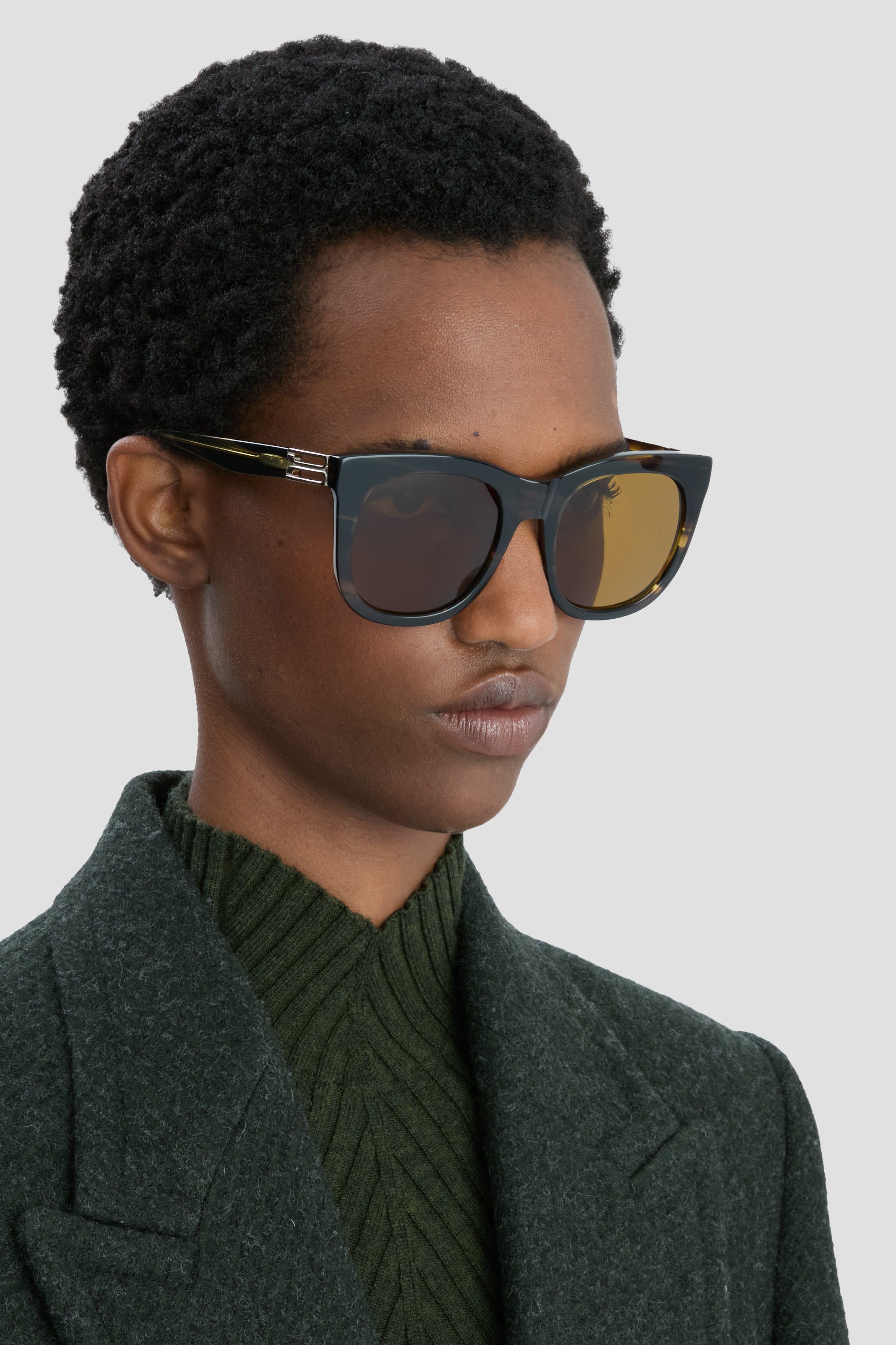 Acetate B Frame Sunglasses in Striped Khaki Horn - 3