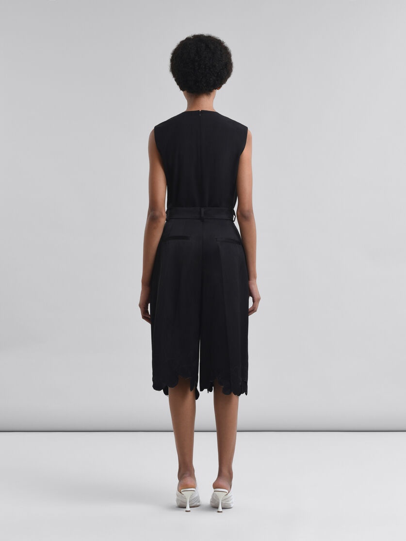 DUCHESS SILK BERMUDA SHORTS WITH SCALLOP CUT HEM - 3