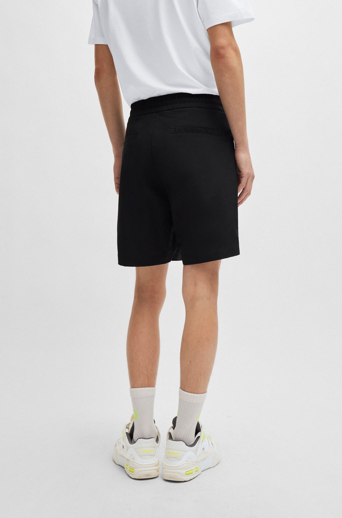 CARGO SHORTS IN WATER-REPELLENT CANVAS WITH PHONE POCKET - 4
