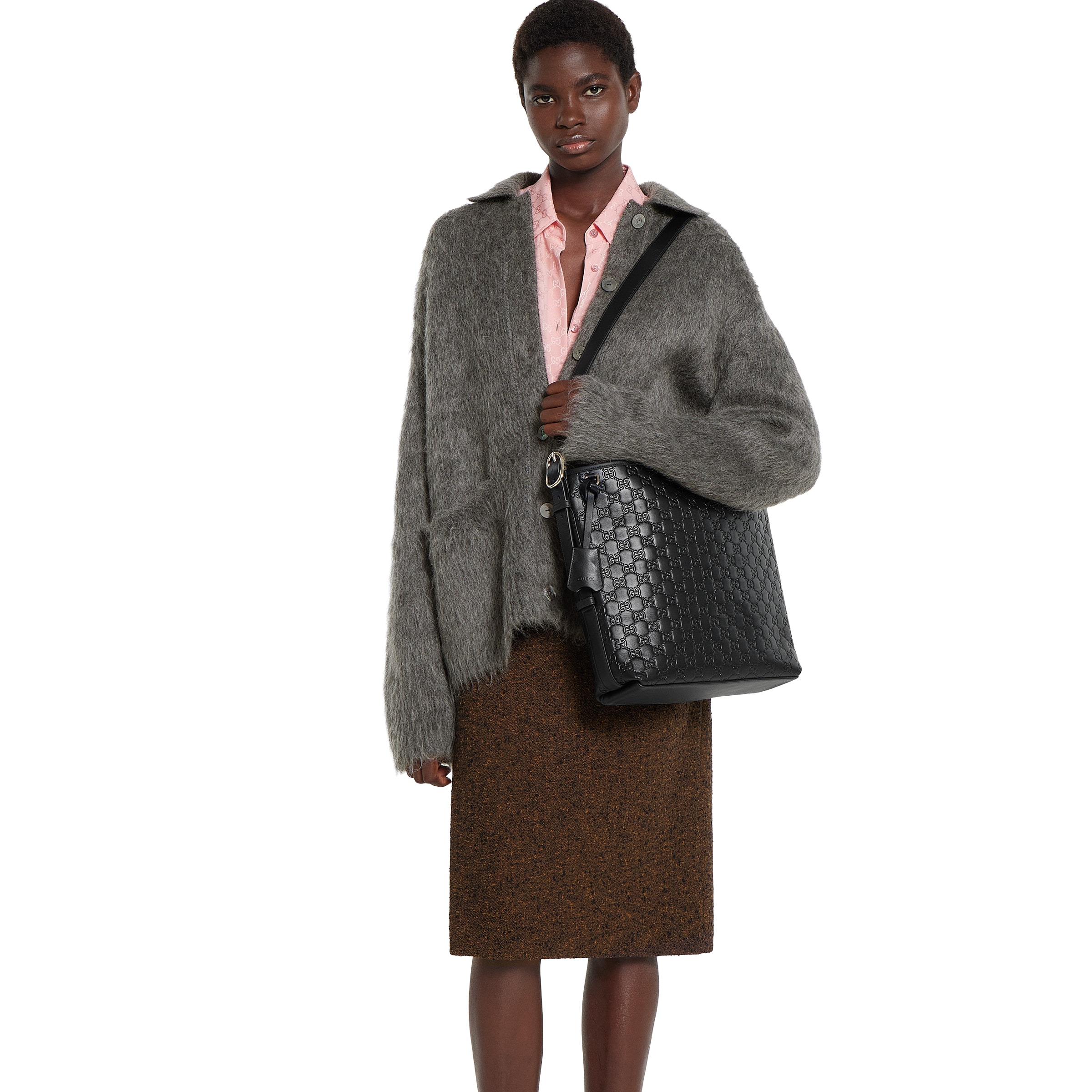 GG Emblem medium shoulder bag - 4