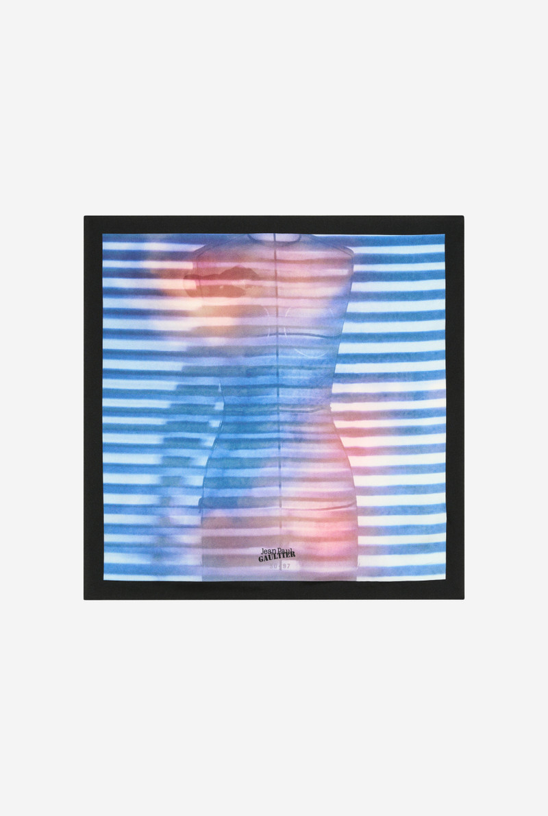 THE AIR SCARF 1