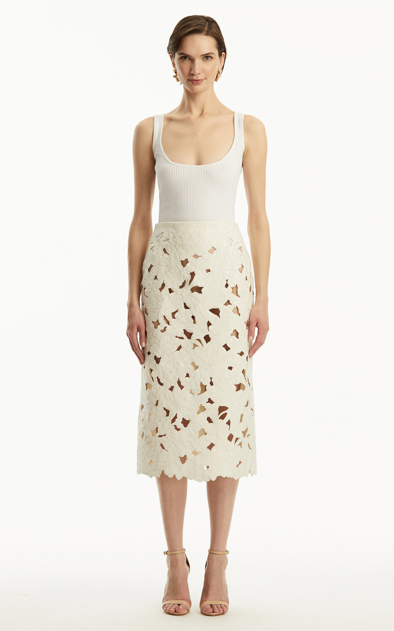 Oscar de la Renta Embroidered Cutout Tweed Midi Skirt ivory outlook