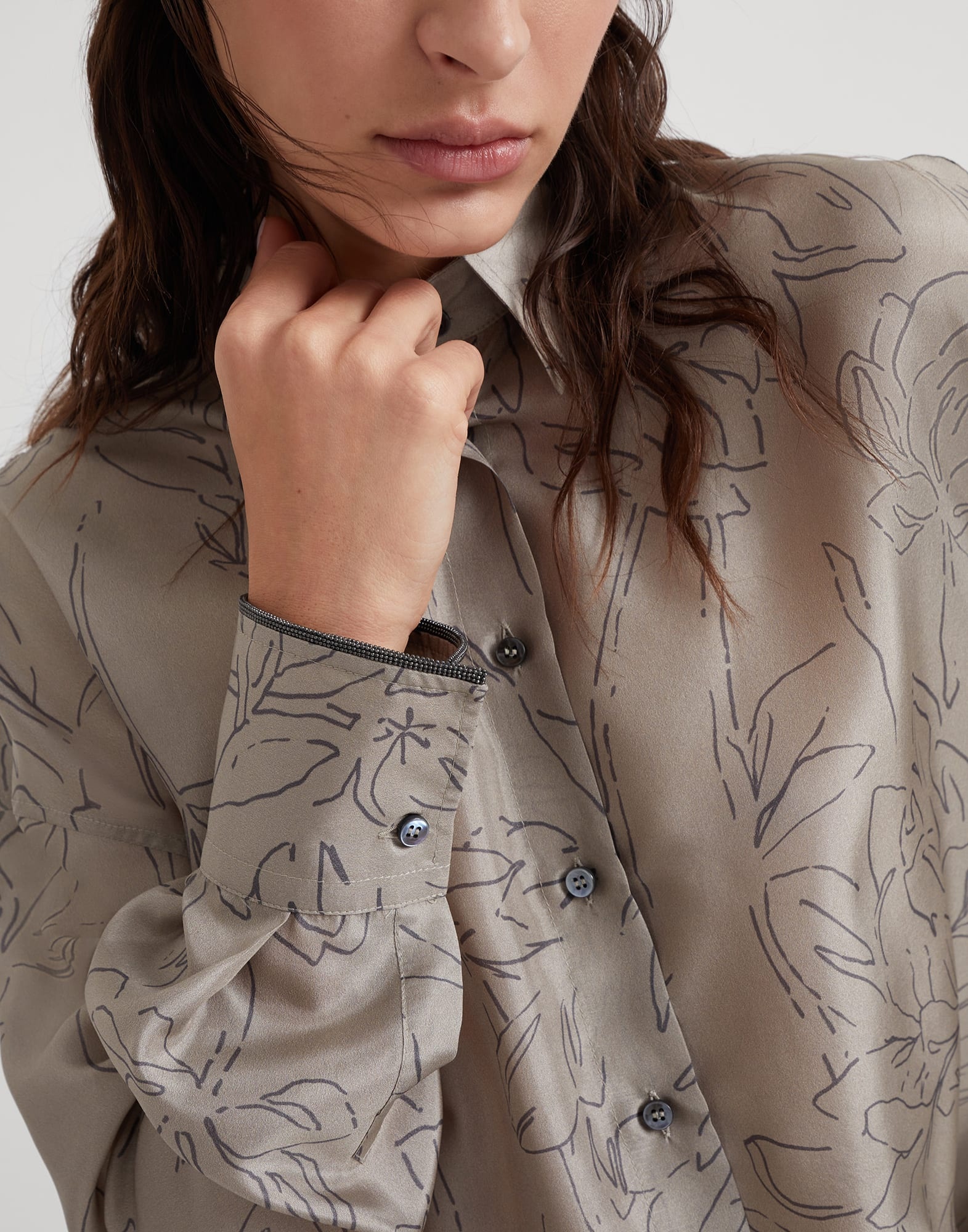 関税込み/BRUNELLO CUCINELLI シャイニーパイピング トップ Brunello Cucinelli Silk ginkgo print pongée shirt with shiny
