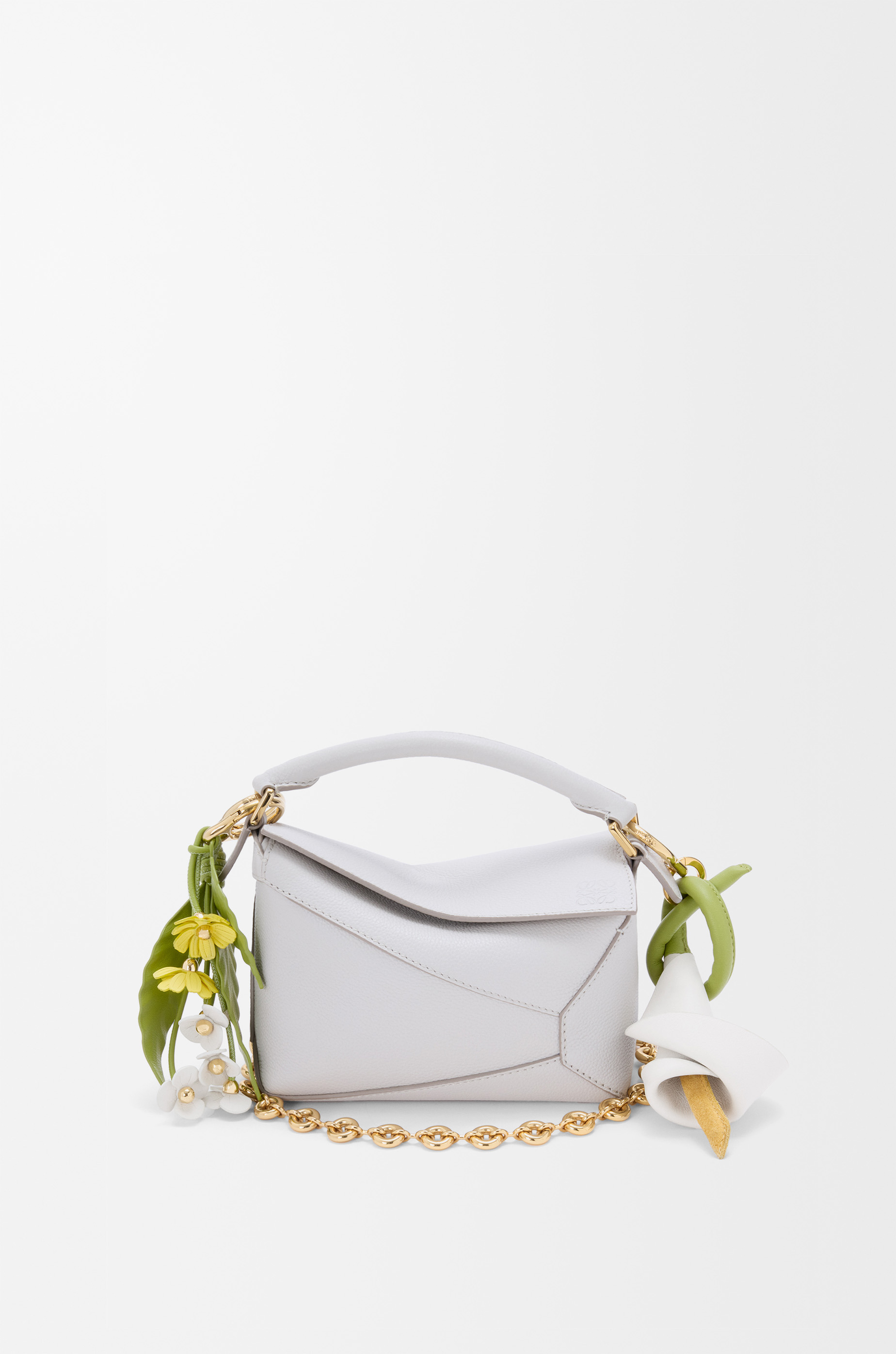Chamomille flower charm in classic calfskin - 3