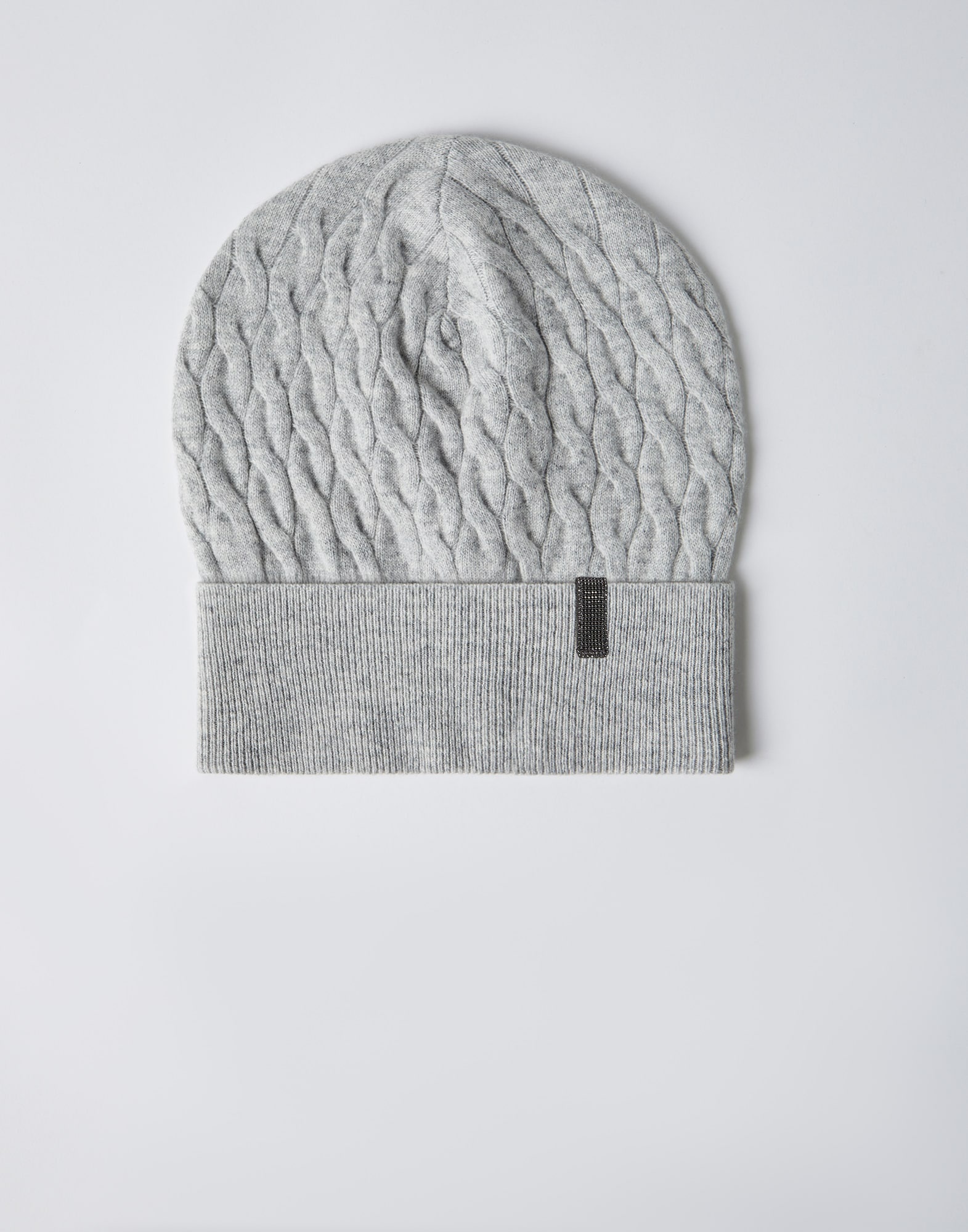 Virgin wool, cashmere and silk cable knit beanie with shiny tab - 1