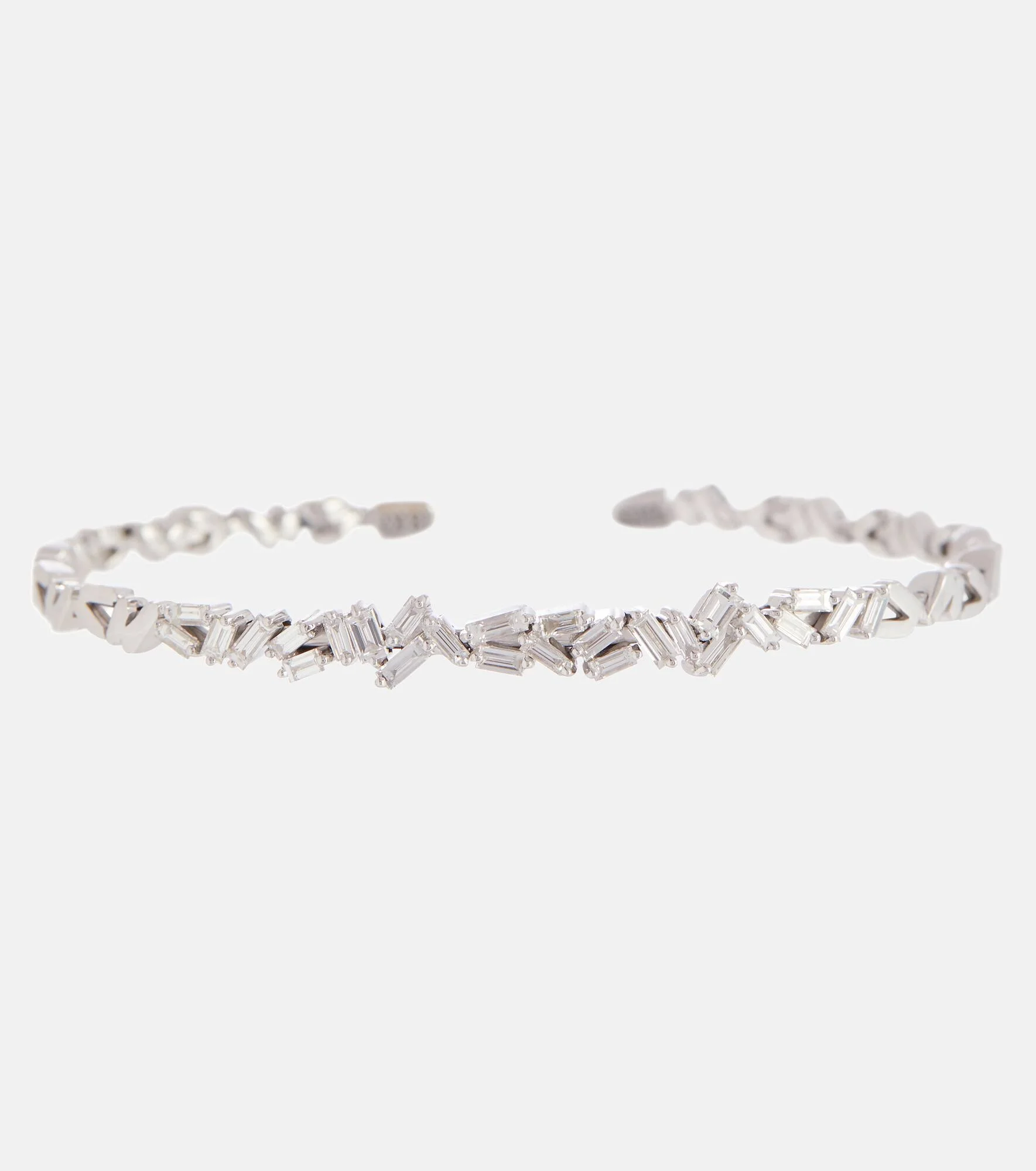 18kt white gold cuff bracelet with white diamonds - 1