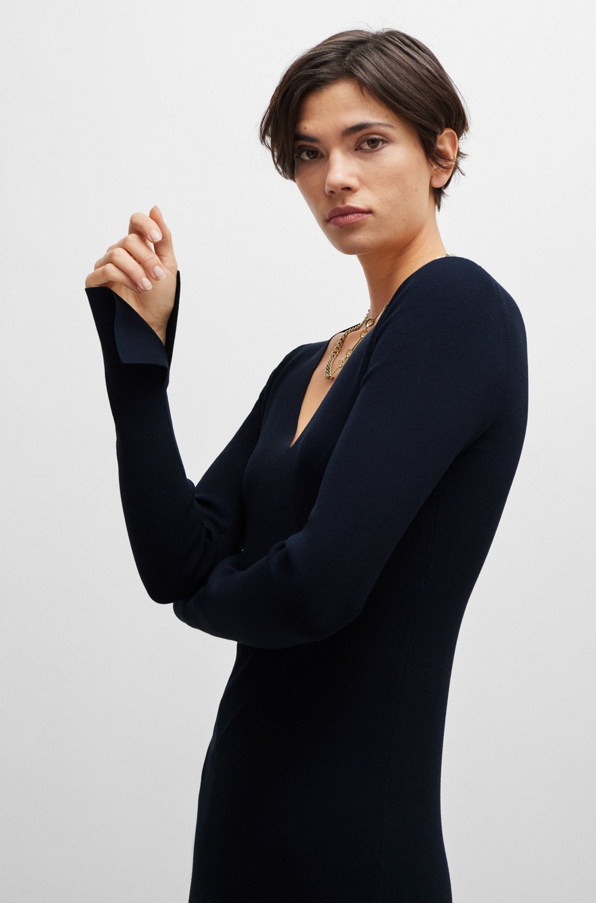 LONG-SLEEVED KNITTED DRESS WITH RIBBED STRUCTURE AND V NECKLINE - 6