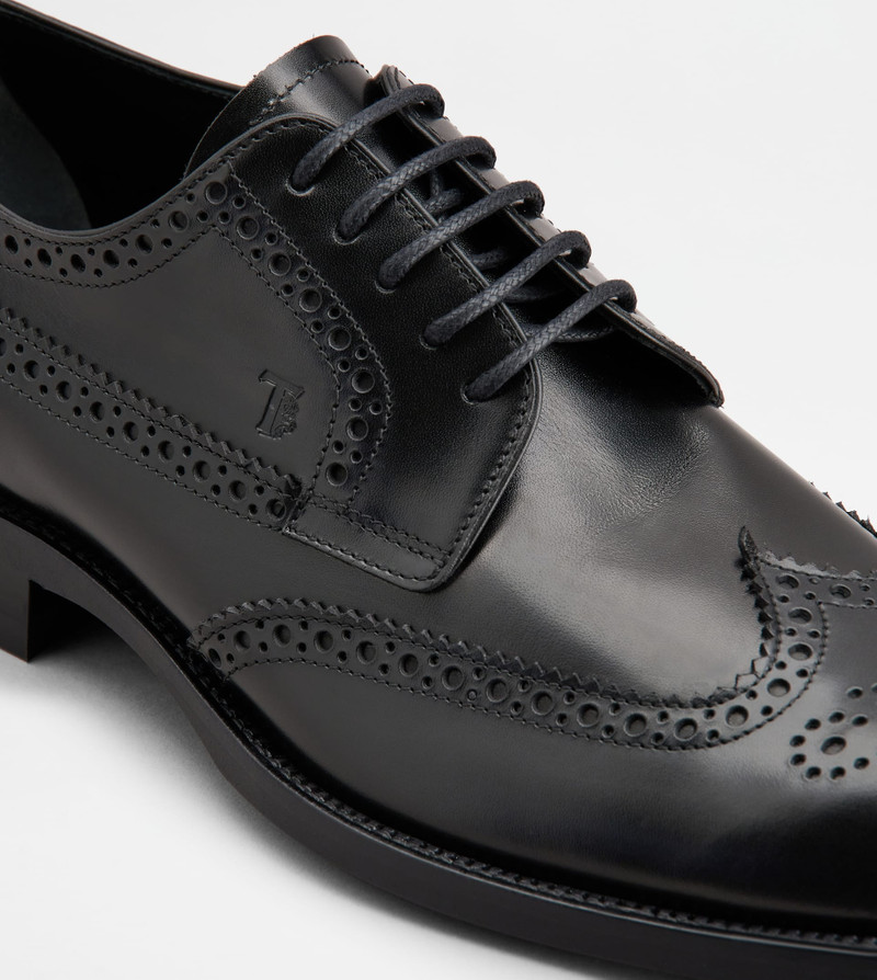 LACE-UPS IN LEATHER - BLACK 5