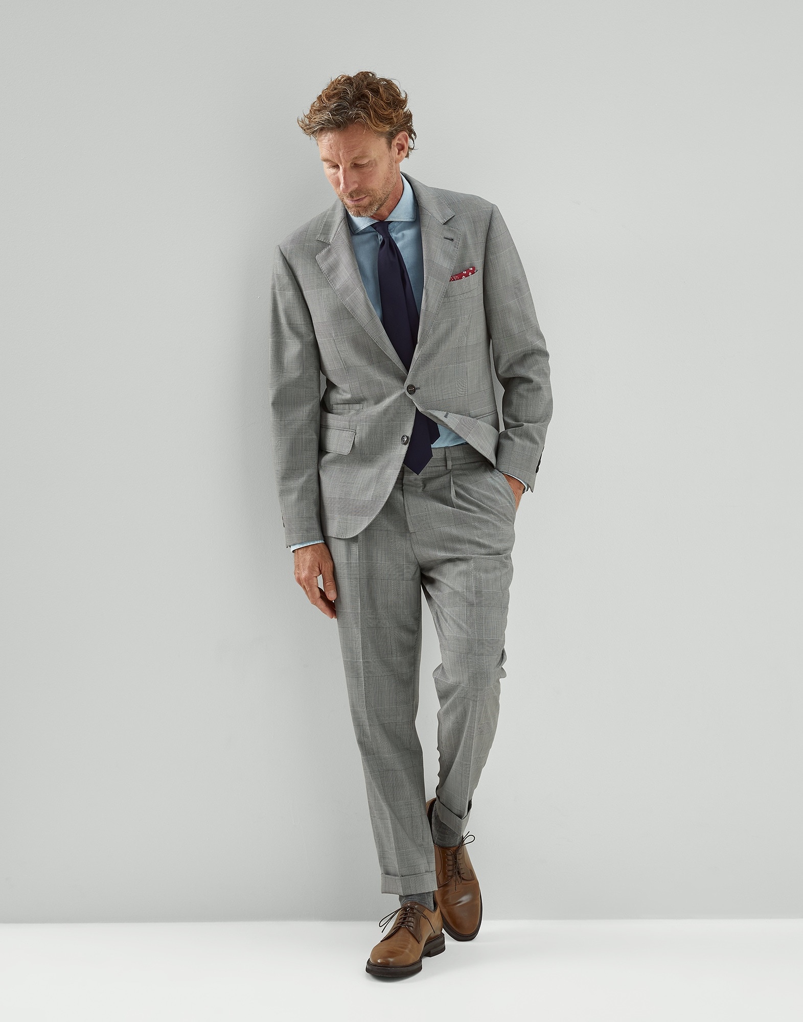 Leisure fit trousers in super 150s virgin wool Prince of Wales with pleat - 4