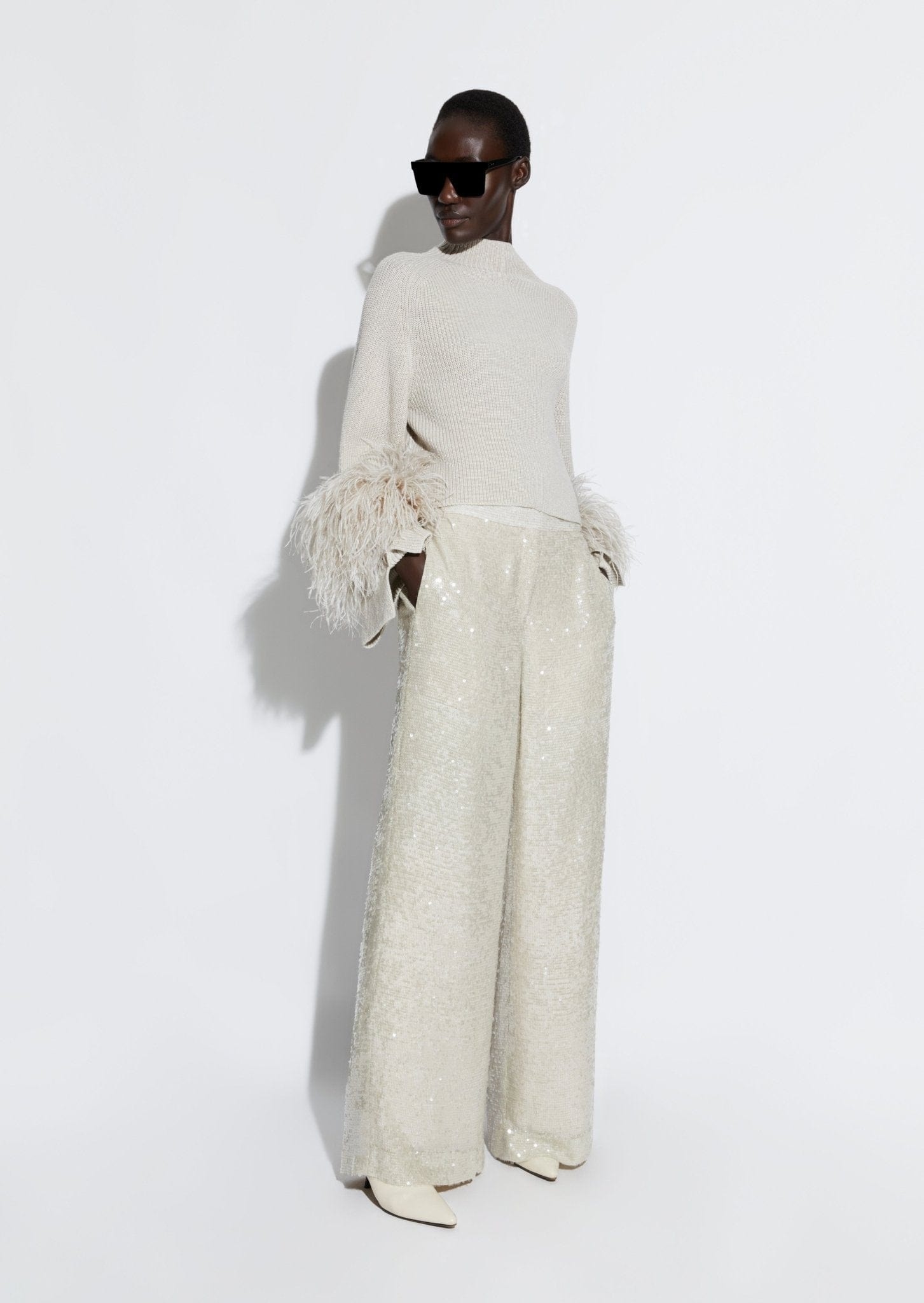 Wool Cropped Raglan Sweater With Feathers - 2
