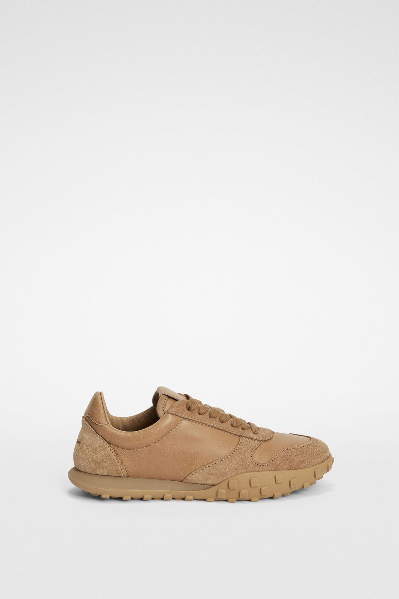 Moon Sneaker 1