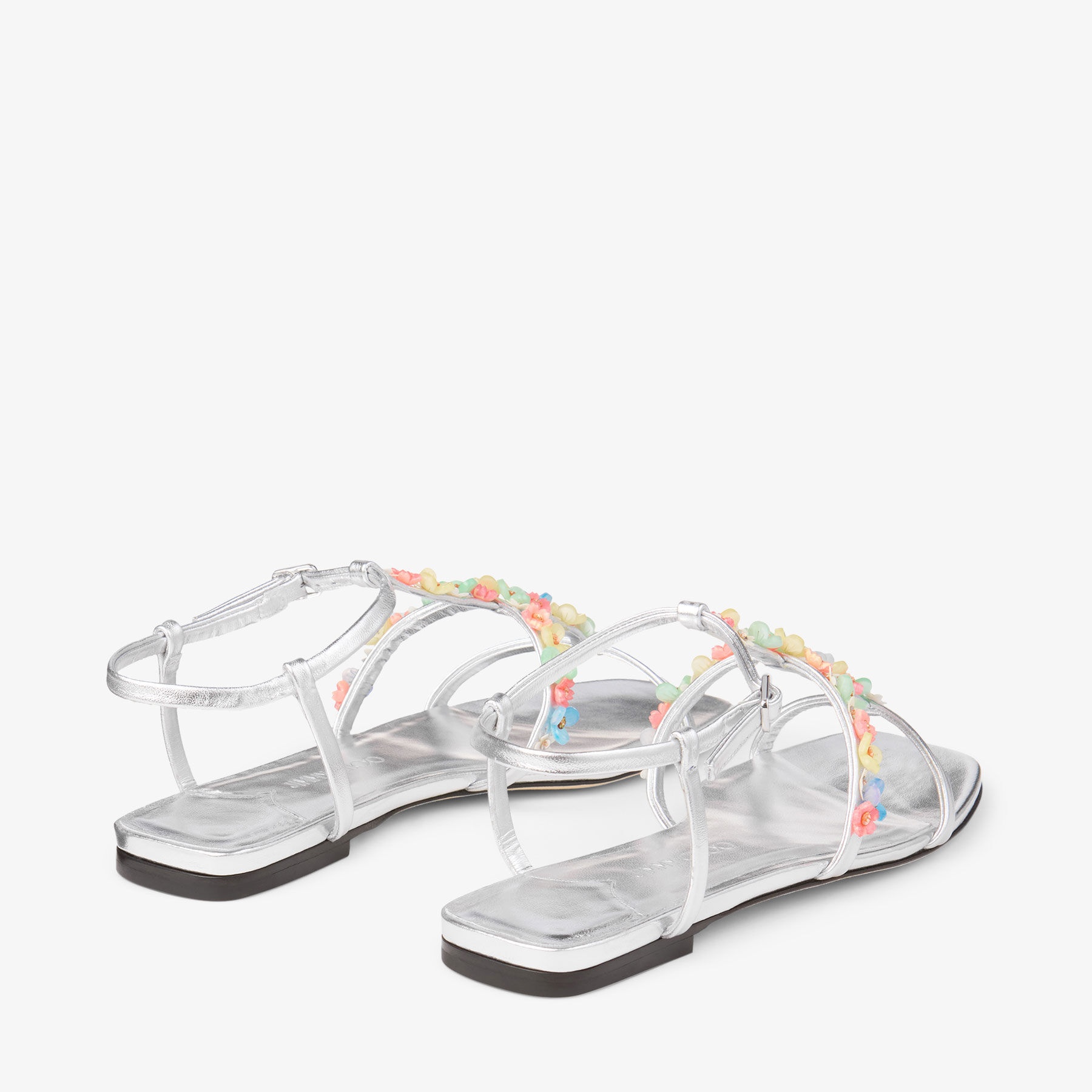 Gwyn Daisy Flat
Silver Metallic Nappa Sandal with Daisy Embroidery - 6