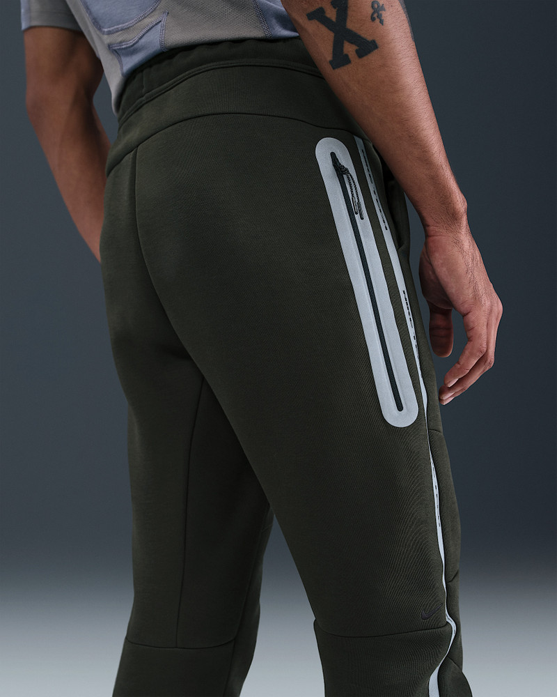 Nike Tech Men's Fleece Joggers with Reflective Accents 3