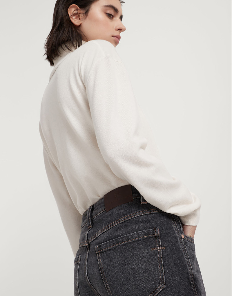Authentic denim straight trousers with shiny bartack 3