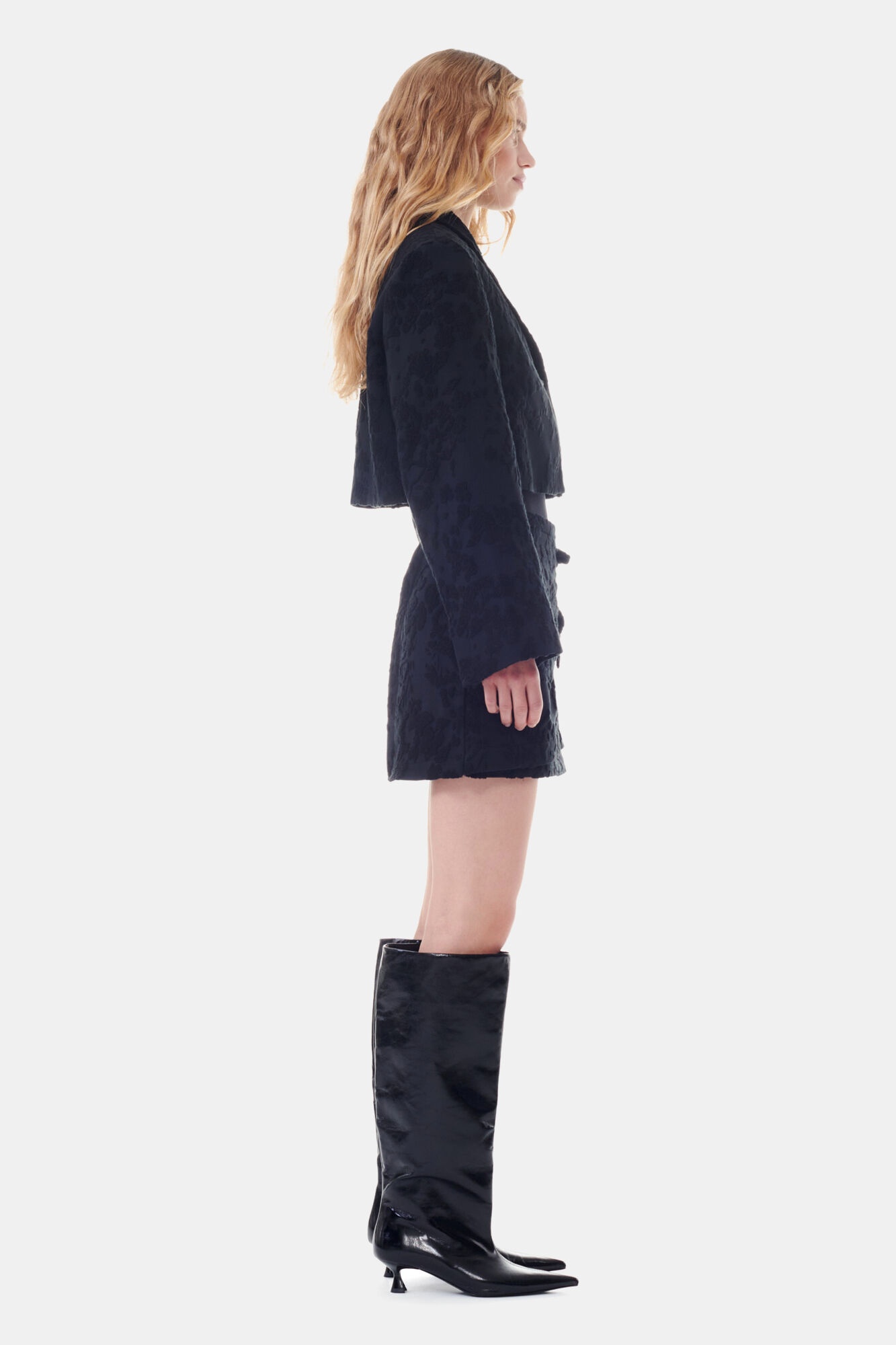 BLACK BOUCLE JACQUARD SUITING CROPPED BLAZER - 4