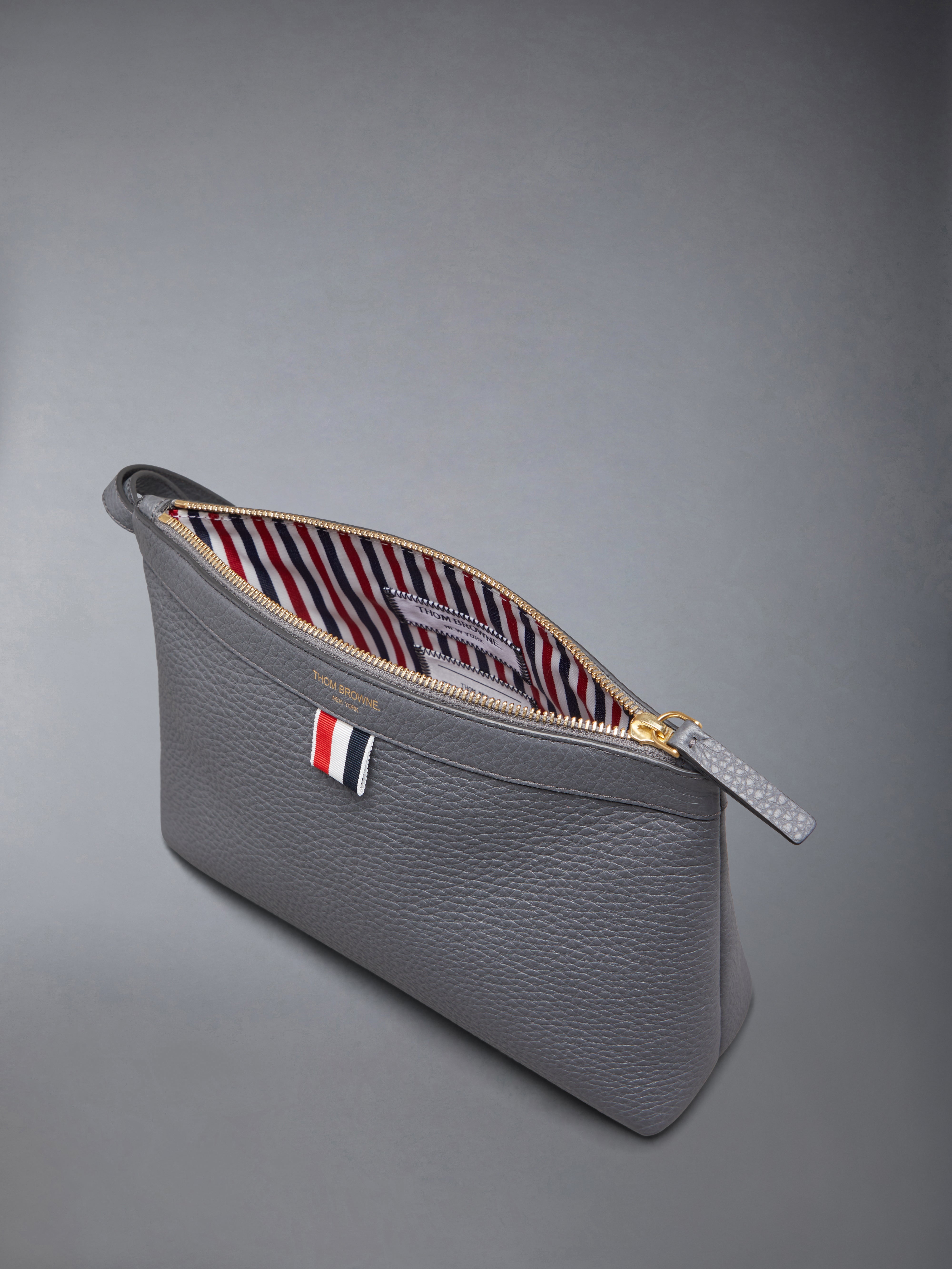 SOFT PEBBLE GRAIN TOILETRY CASE - 5
