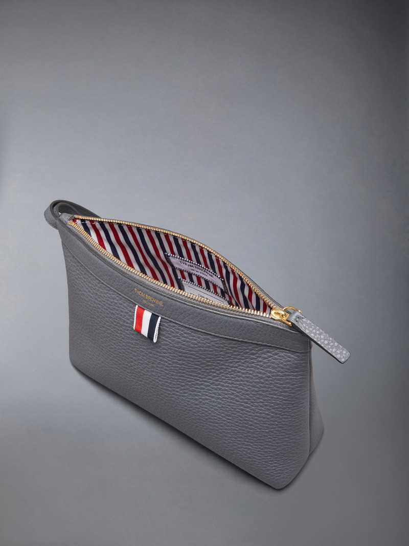 SOFT PEBBLE GRAIN TOILETRY CASE 5