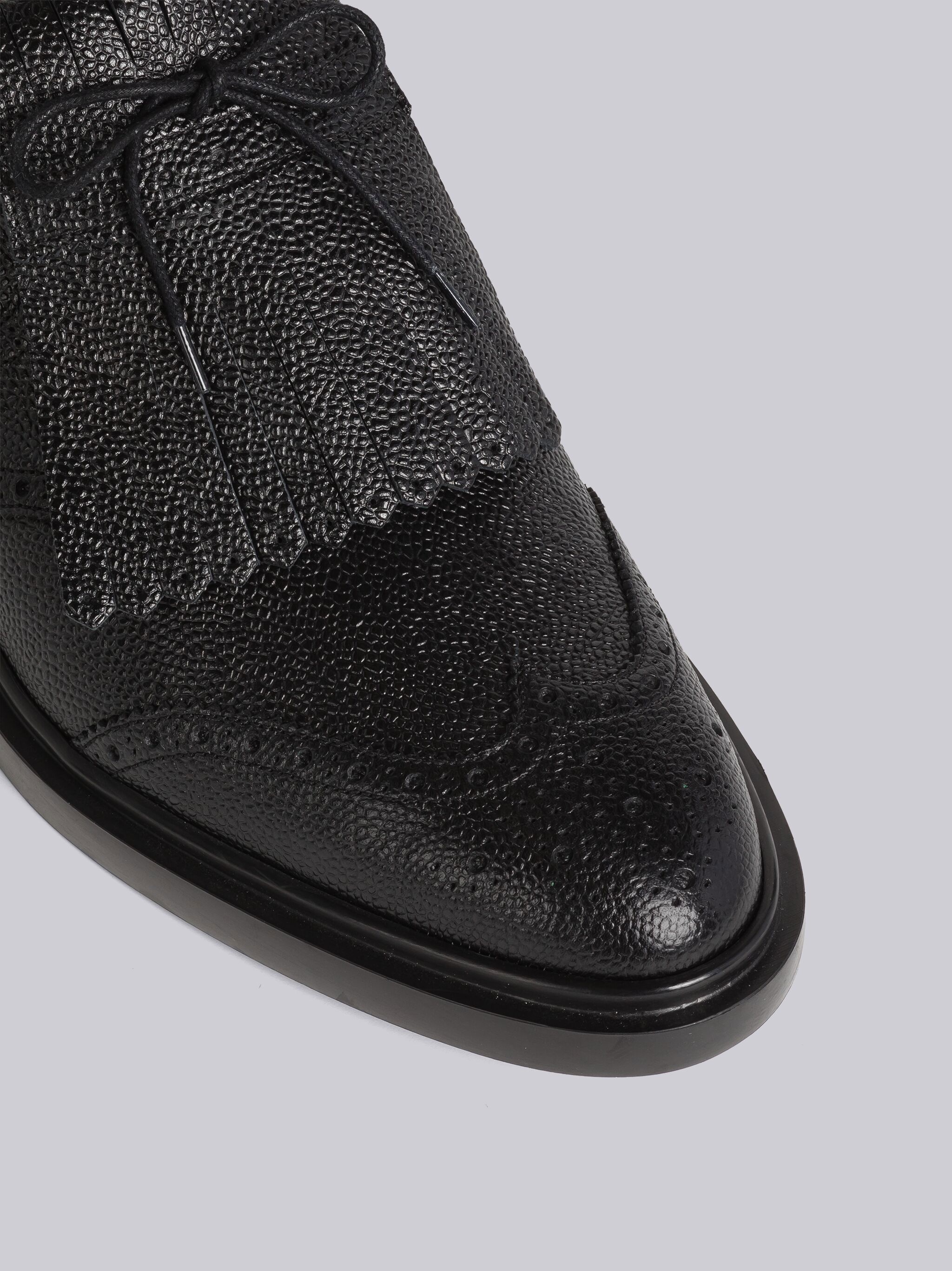 PEBBLE GRAIN LEATHER KILT WINGTIP BROGUE - 2