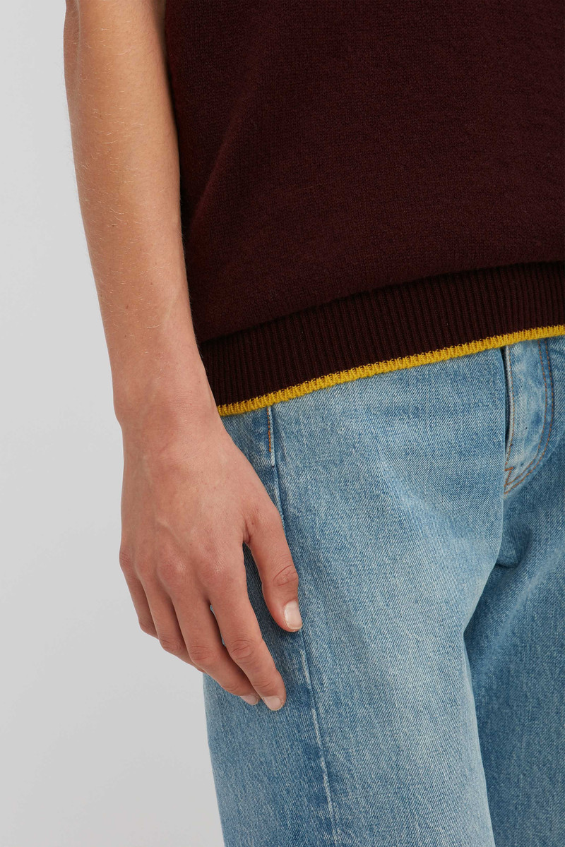 Sleeveless Jumper in Mahogany 6