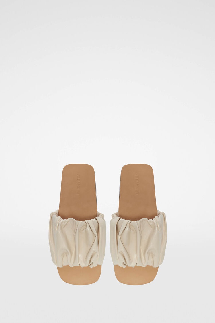 Flat Sandals - 5
