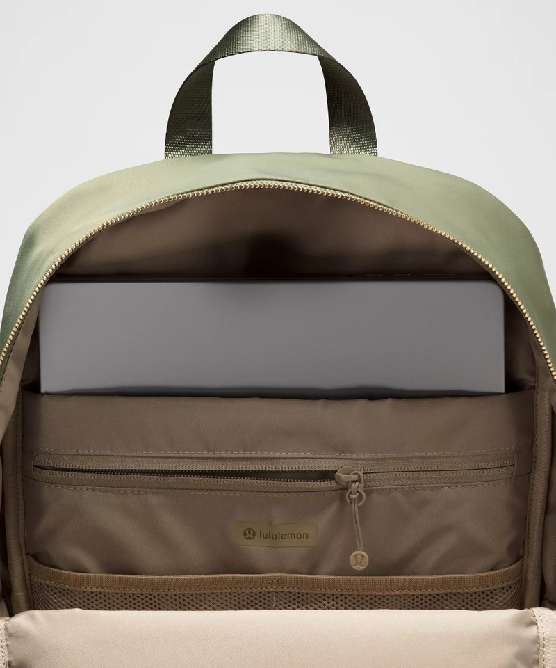 Everywhere Backpack 22L *Metal Hardware 5